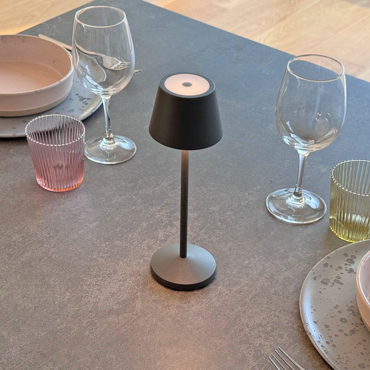 Lumisky Lampe de table sans fil EMILY Gris anthracite Aluminium H25CM