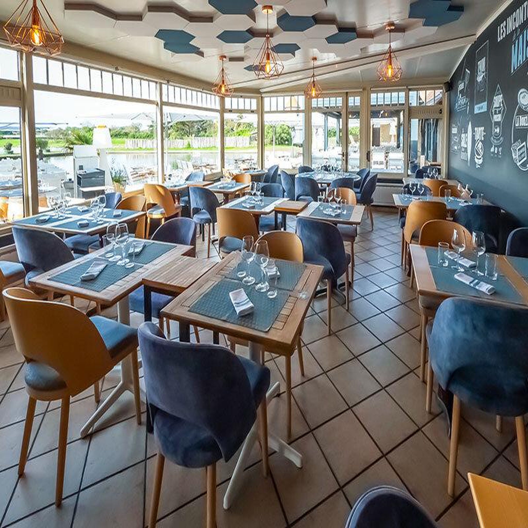 Voir la diapositive 4 : Smartbox Coffret cadeau pour Maman : un dîner pour 2 personnes - Coffret Cadeau Gastronomie