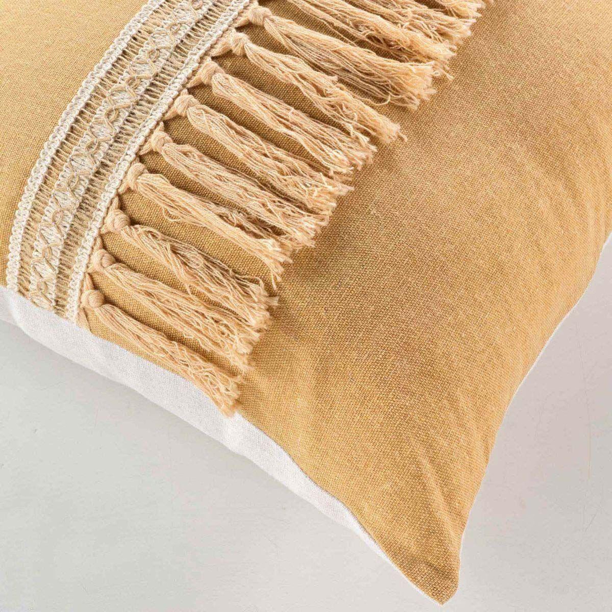 Voir la diapositive 3 : Douceur d'Intérieur Coussin déco franges  janara  45x45cm ocre