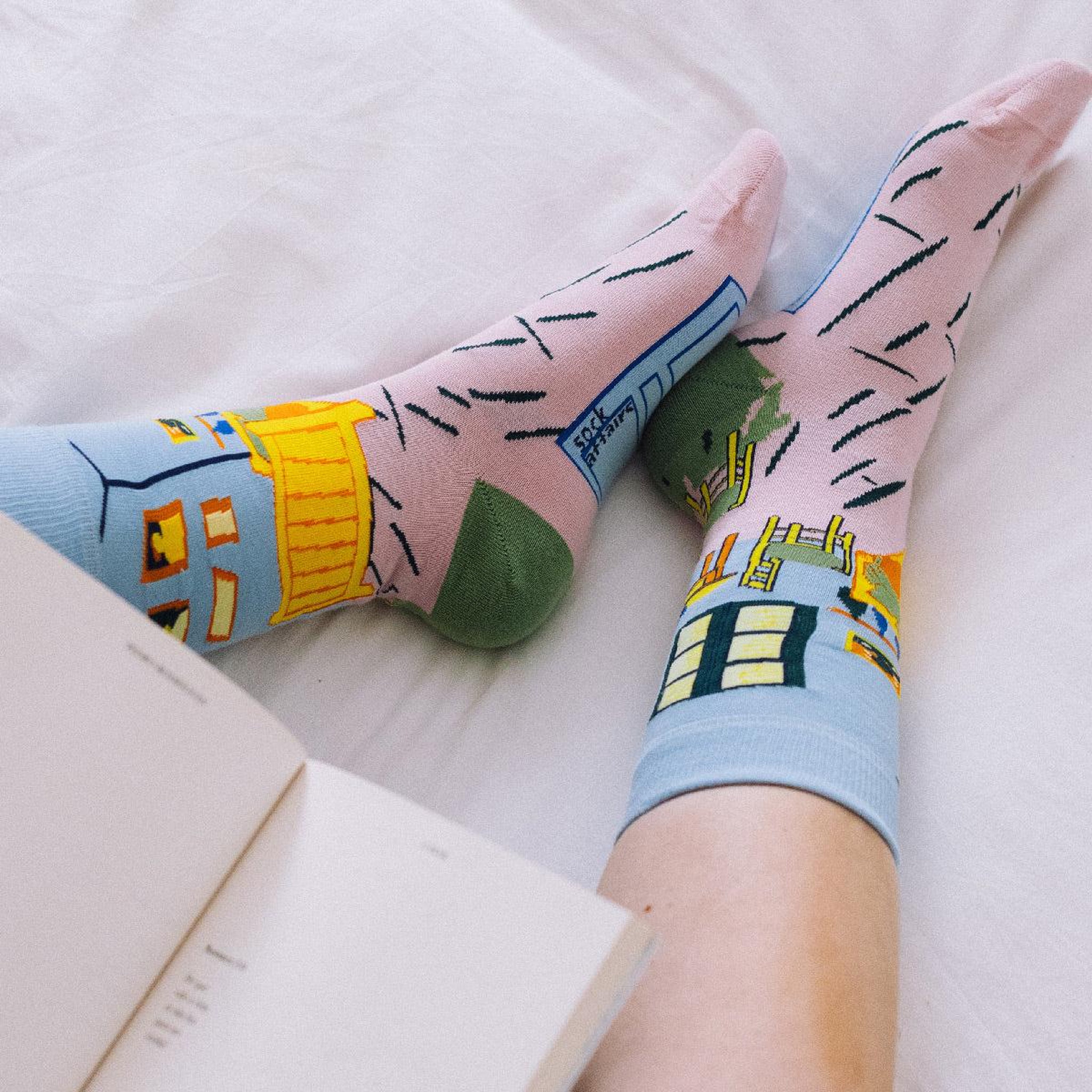 Voir la diapositive 4 : SOCK AFFAIRS Chaussettes la chambre, van gogh