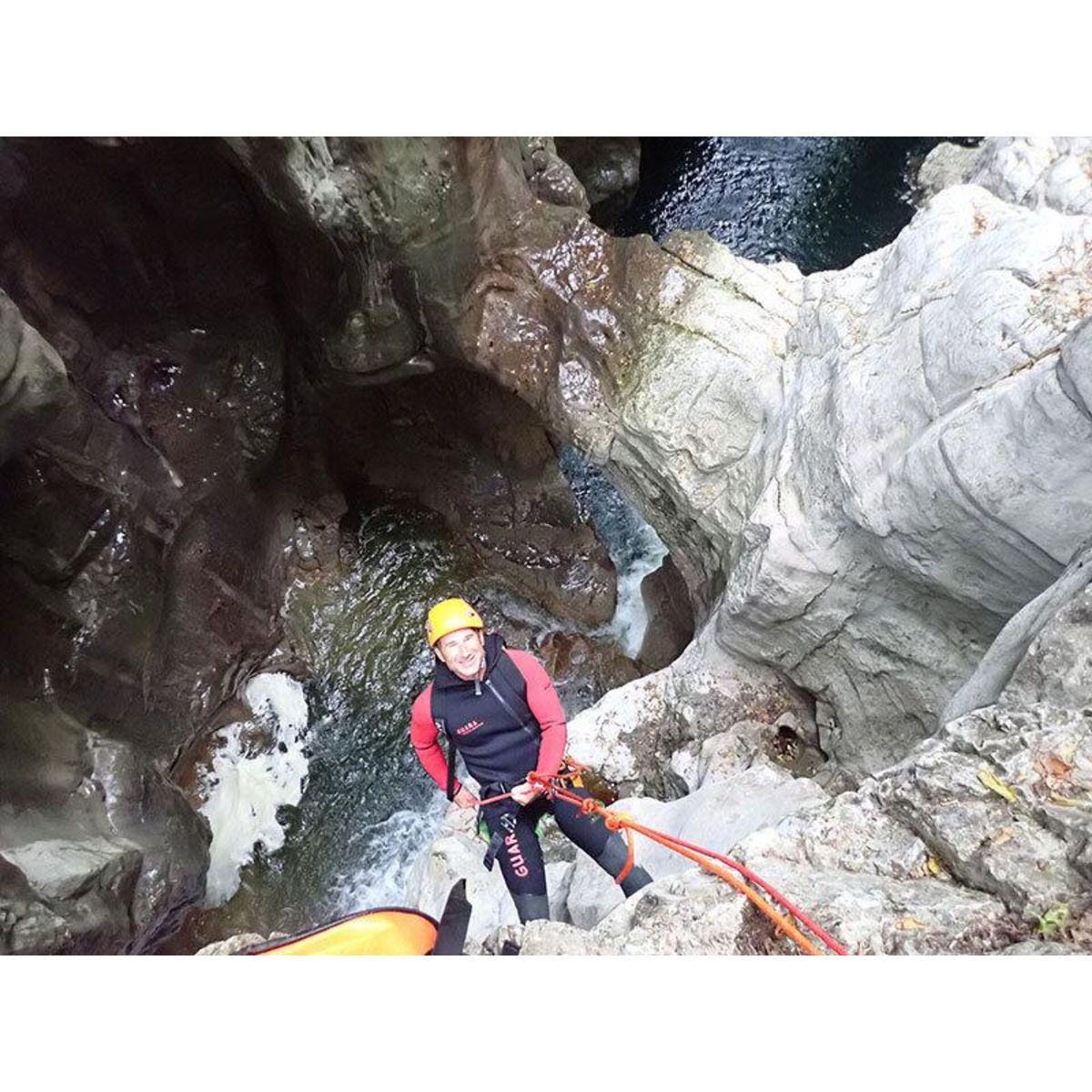 Smartbox Session de canyoning de 6h près de Lyon - Coffret Cadeau Sport & Aventure