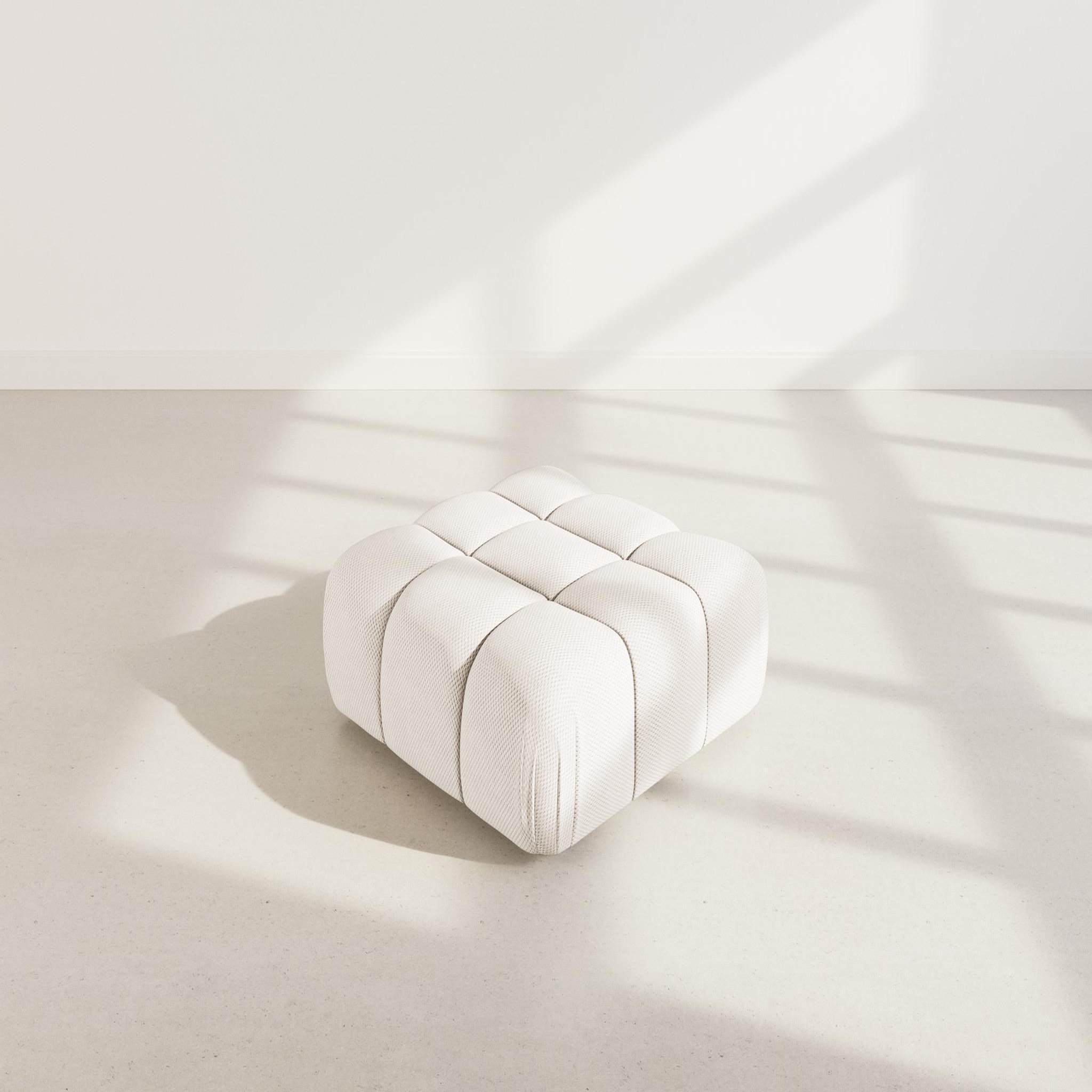 Voir la diapositive 4 : LISA DESIGN Ruby - pouf en velours texturé