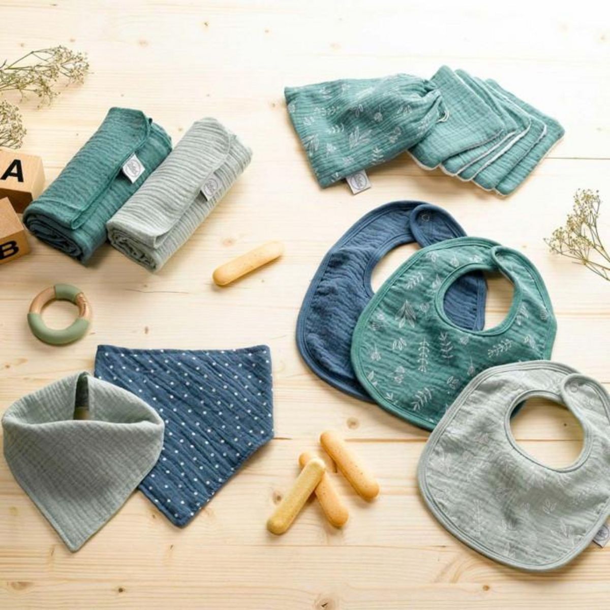 Paris Prix Lot de 2 Bavoirs Bébé  Bandana  41cm Vert Céladon