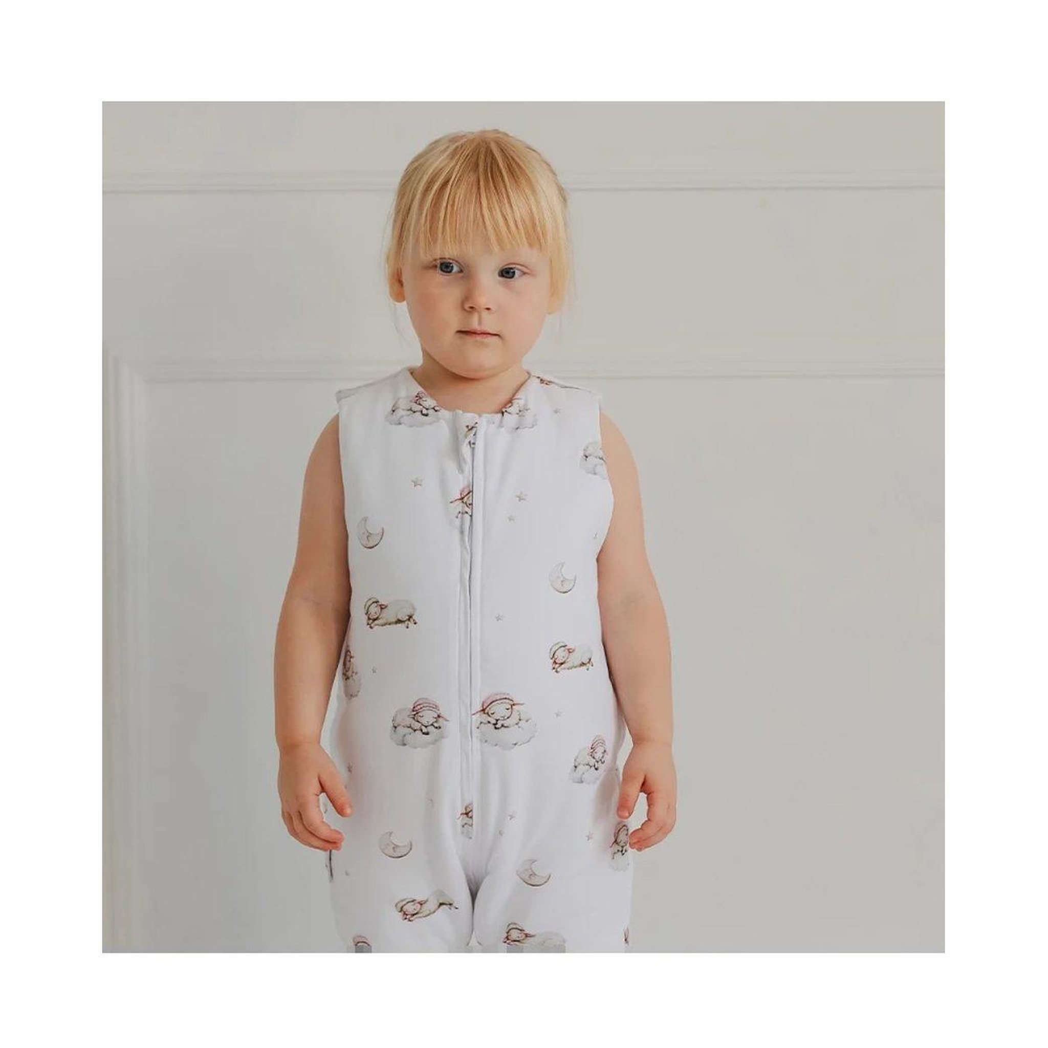 Voir la diapositive 4 : WALDIN Gigoteuse à jambes en coton 2,5 TOG - taille M (3-4 ans) - motif berceuse, blanc
