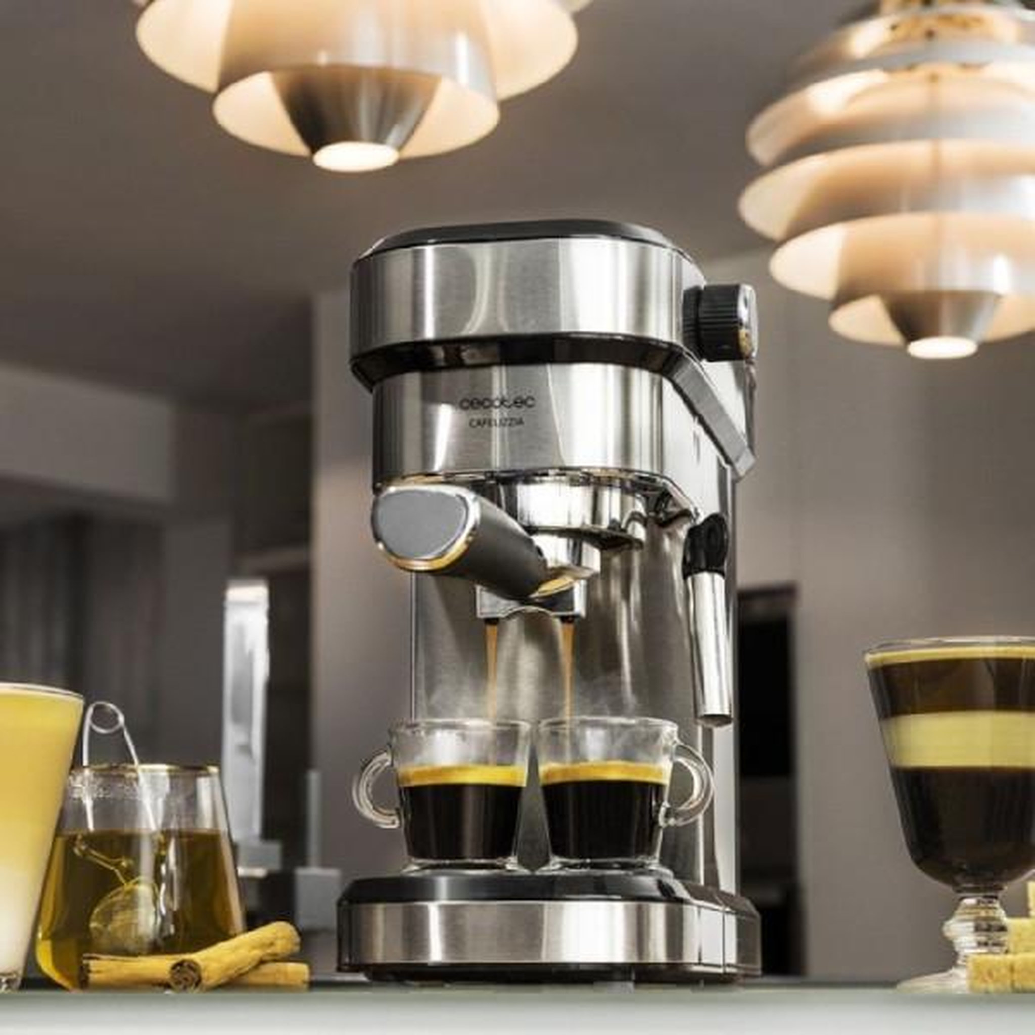 Voir la diapositive 2 : CECOTEC Machine a Cafe  - CECOTEC - Cafelizzia790 Steel - 1350 W - 20 bars - 1,2 L - Inox