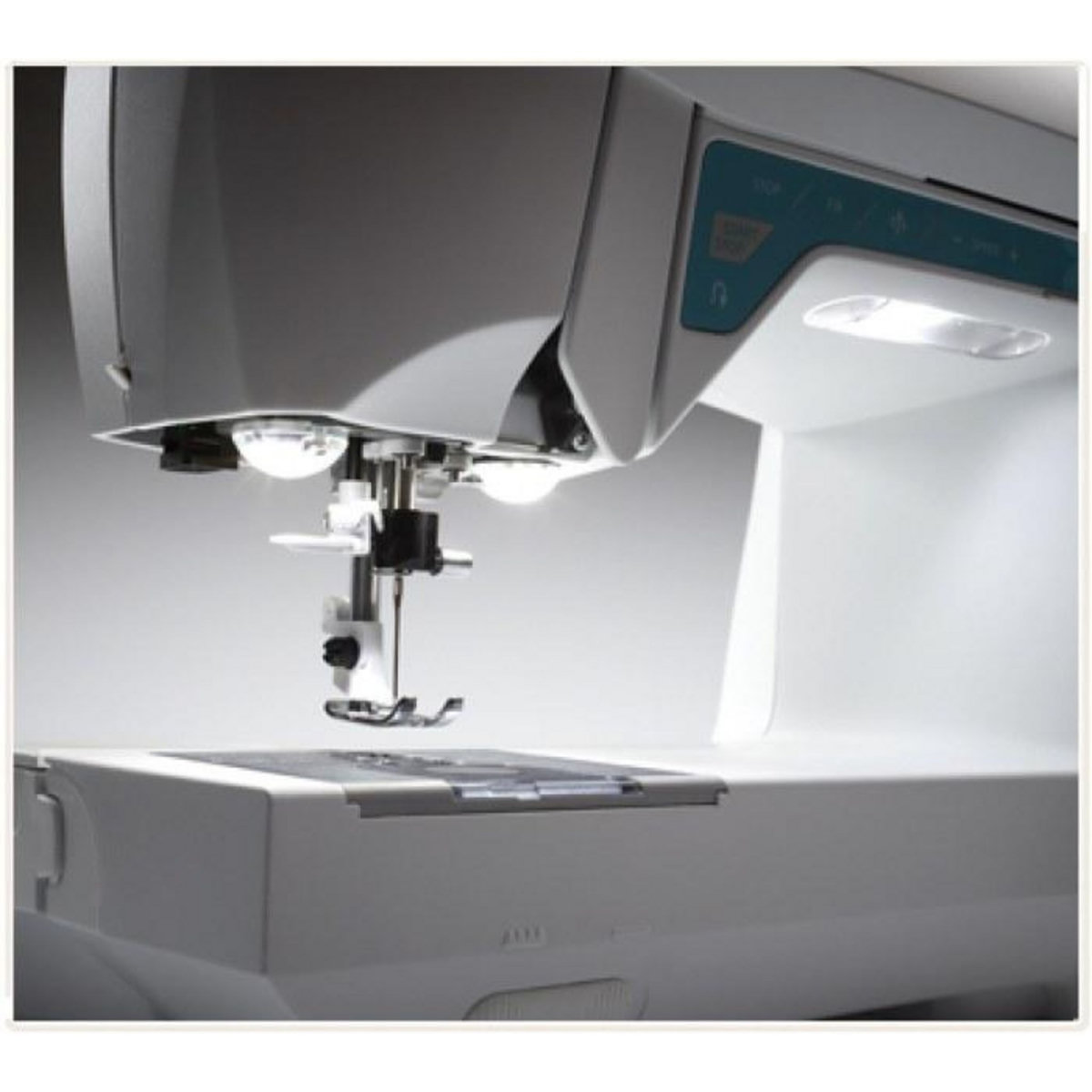 Husqvarna Viking Machine à coudre HUSQVARNA OPAL 670