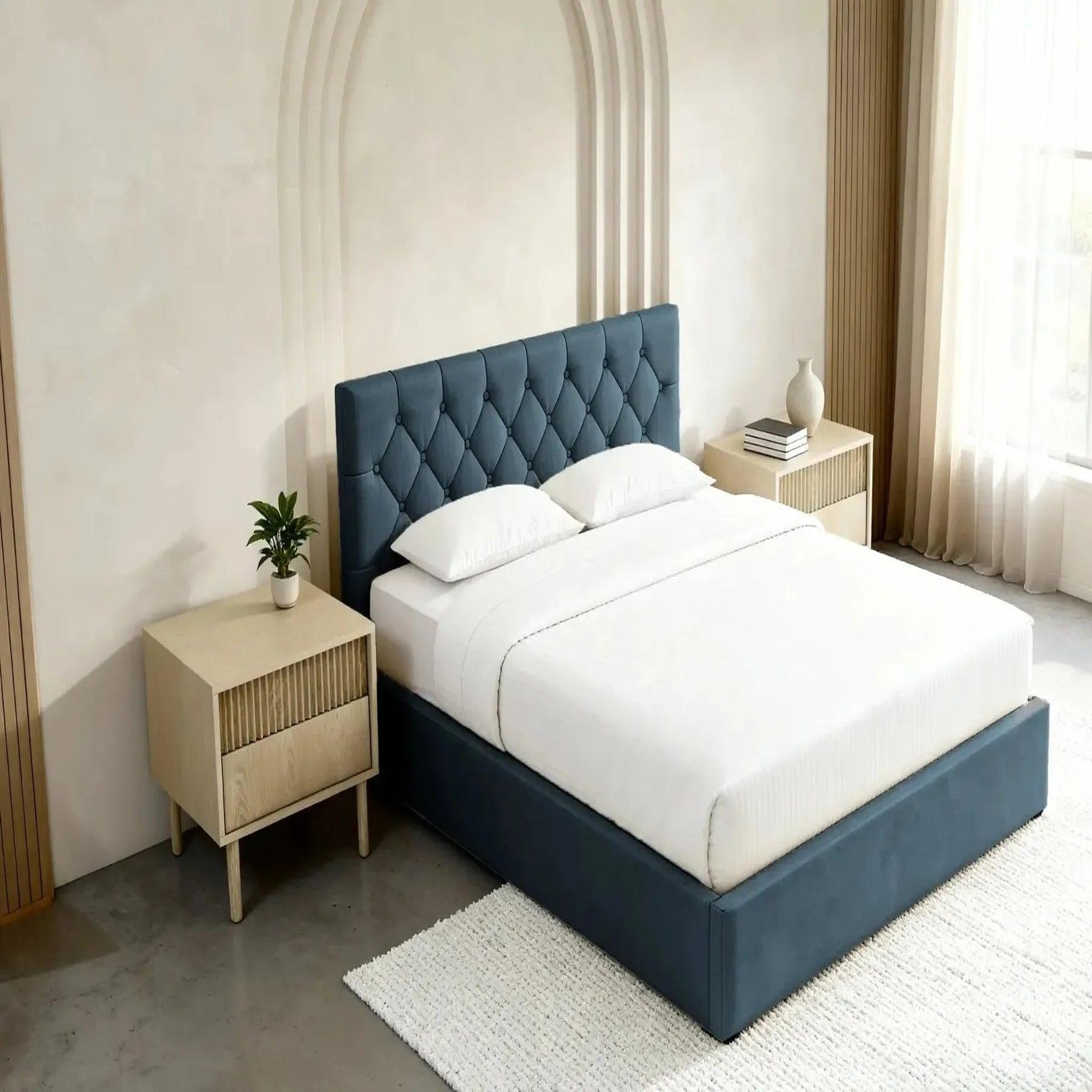 Voir la diapositive 6 : CASANOVA PARIS Emile - lit coffre tissu velours