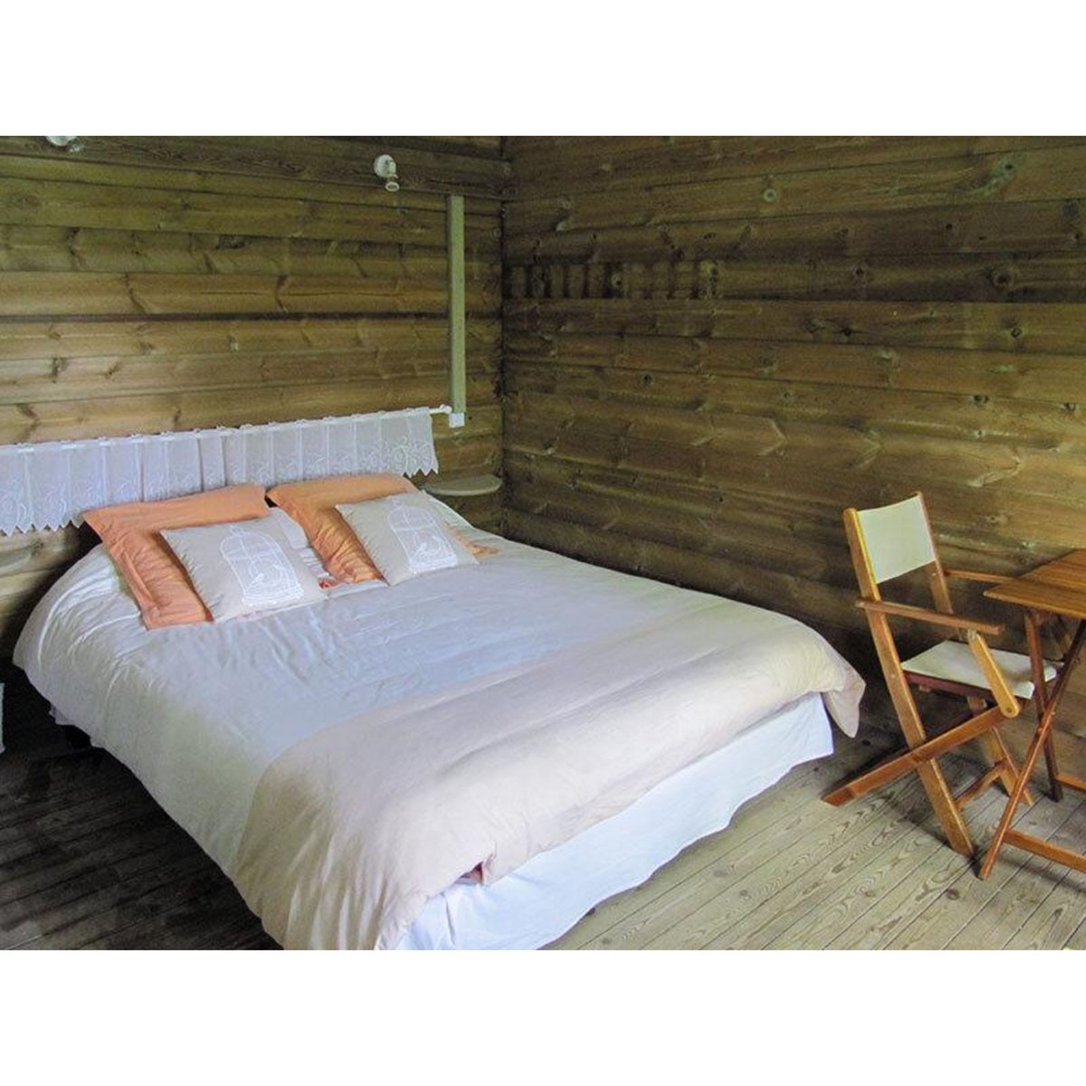 Smartbox 3 jours en cabane perchée en famille dans un camping près de Saintes - Coffret Cadeau Séjour