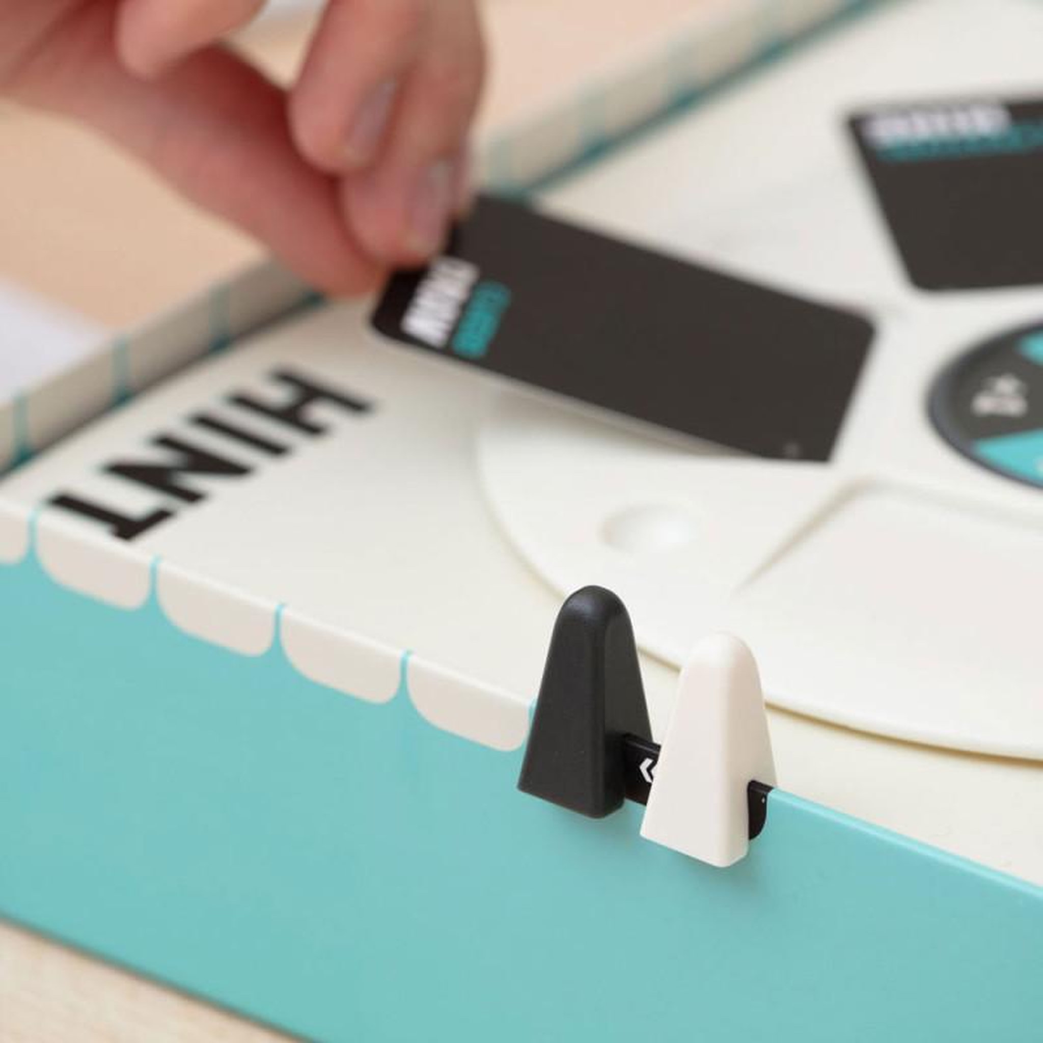 Voir la diapositive 4 : Asmodee ASMODEE Party game Hint