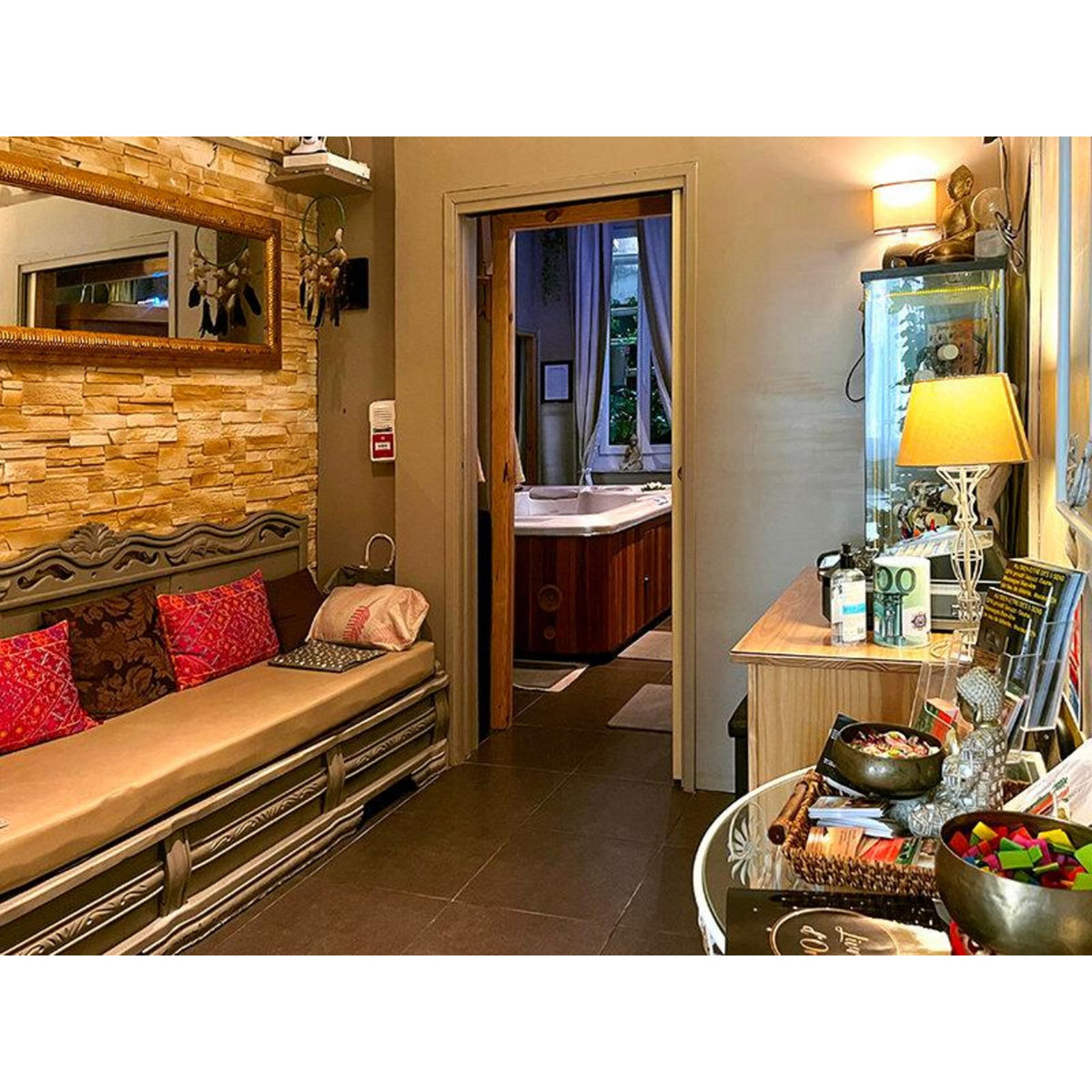 Smartbox Bien-être à Marseille : accès privatif au sauna ou bain bouillonnant et modelage de 30 min - Coffret Cadeau Bien-être