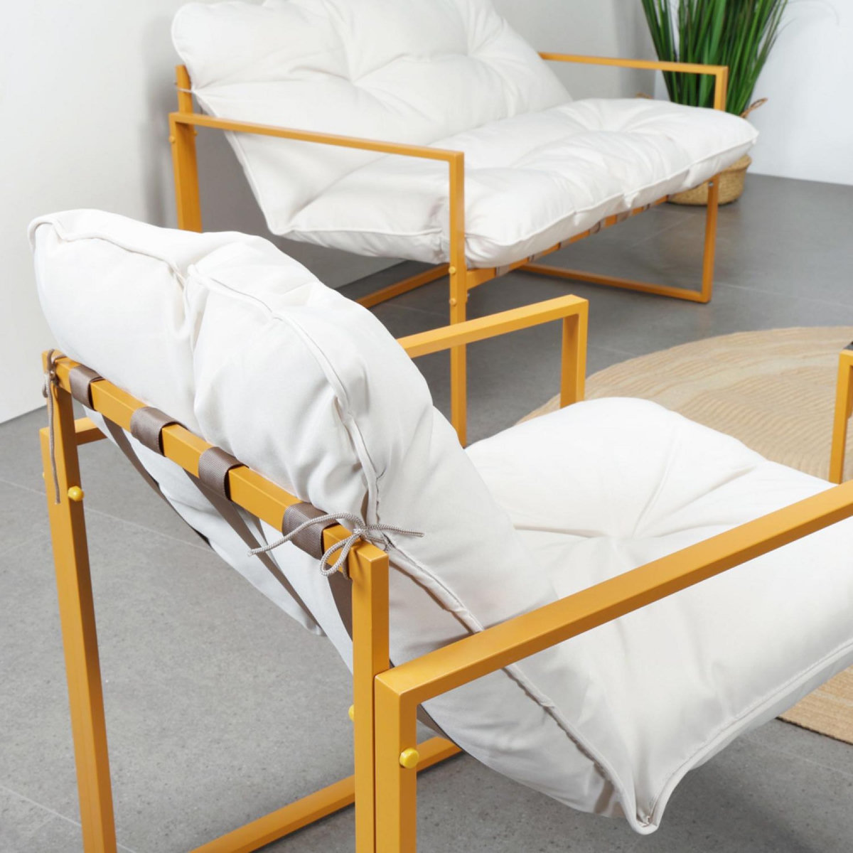 CONCEPT USINE Salon de jardin 6 places contemporain marron et coussins beiges RABAT