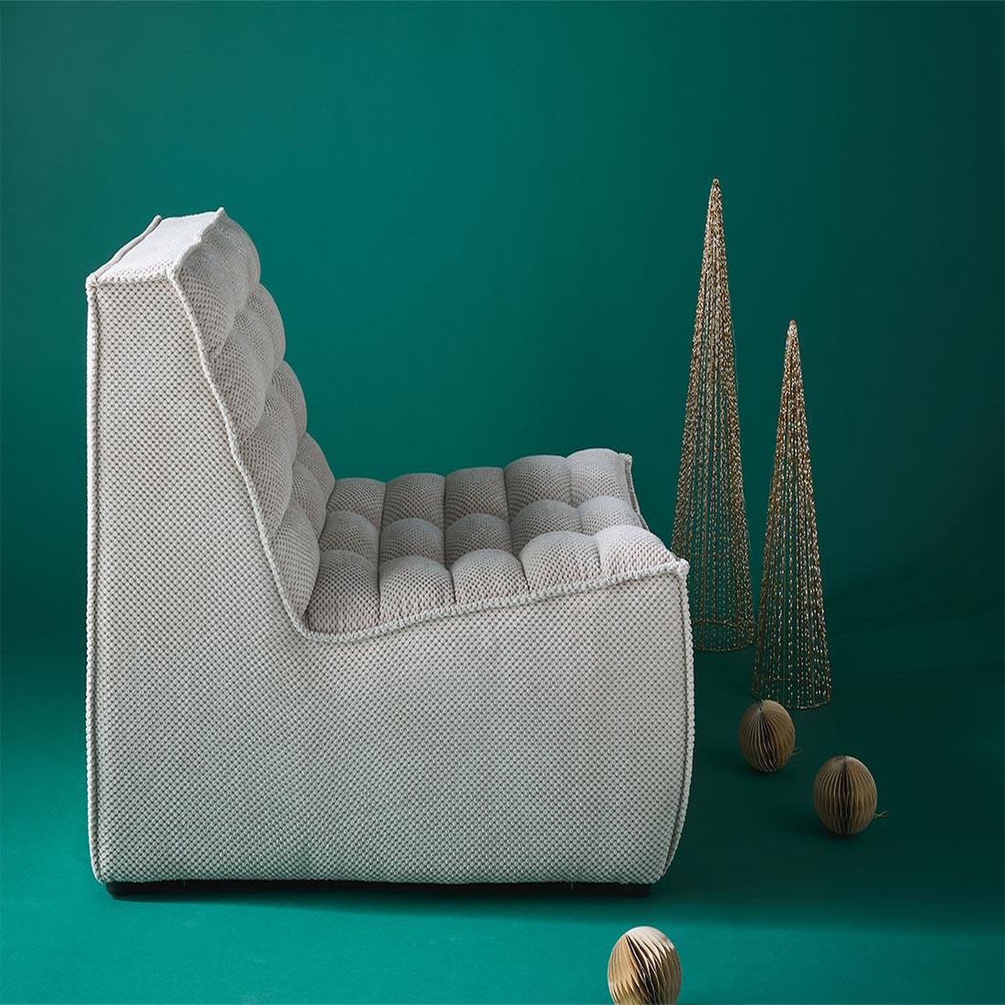 Voir la diapositive 2 : LISA DESIGN Ellie - fauteuil en velours texturé