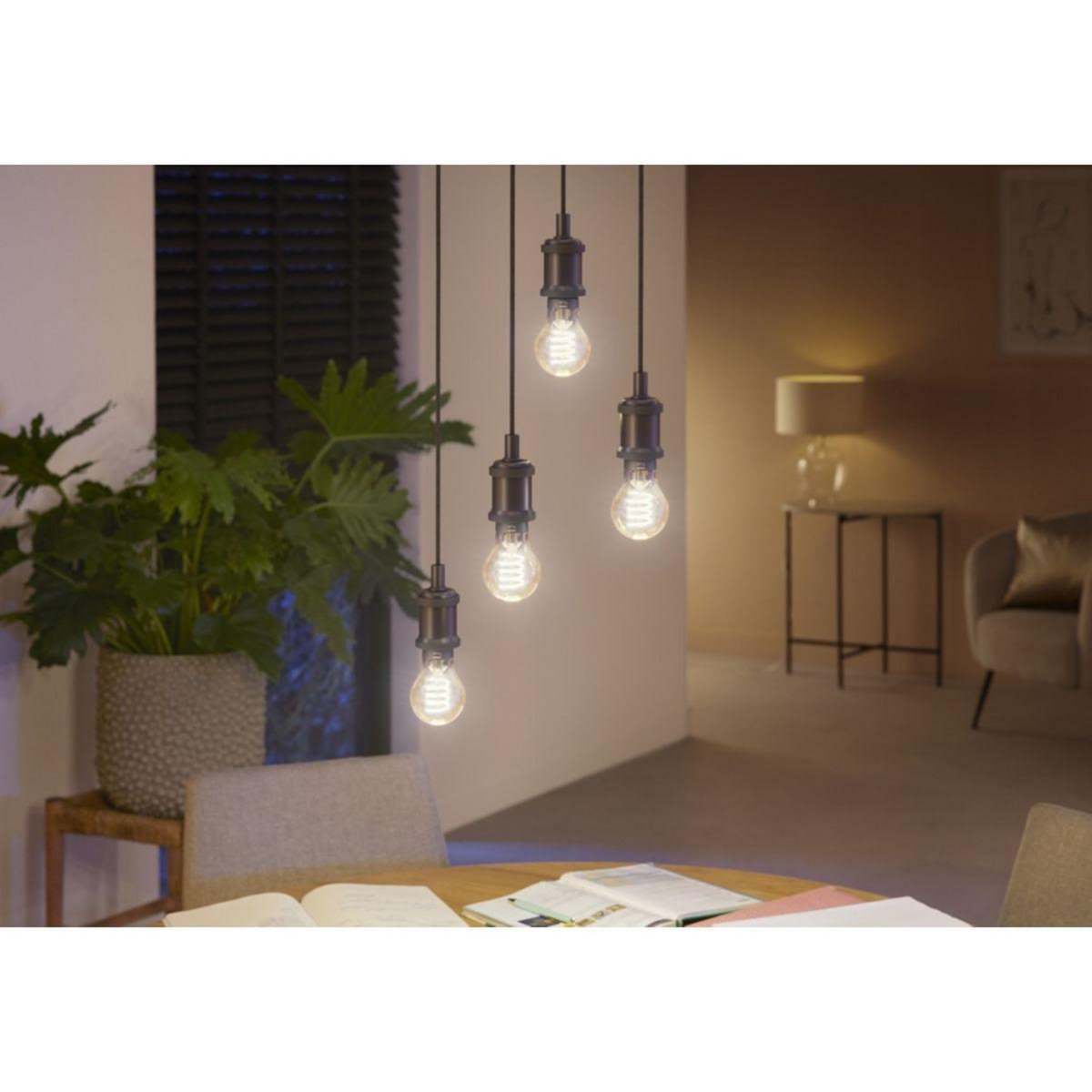Philips Ampoule LED connectée HUE White Ambiance E27 7W Filament