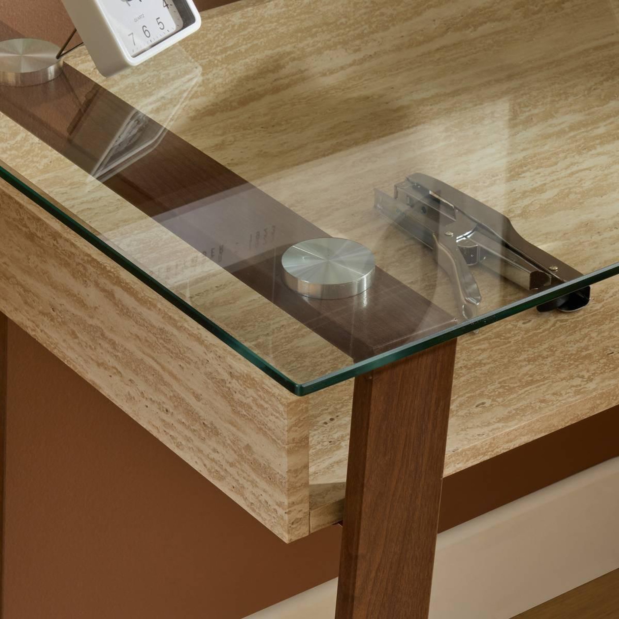 Voir la diapositive 3 : ATMOSPHERA Bureau en Verre  Ariro  110cm Beige