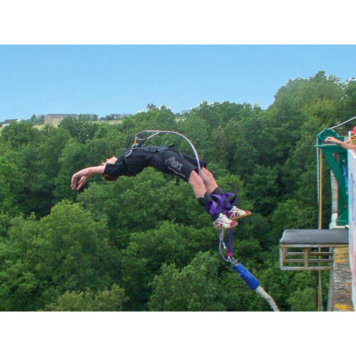 Smartbox Session de 2 sauts à l'élastique avec certificat au viaduc de Saint-Georges-le-Gaultier - Coffret Cadeau Sport & Aventure