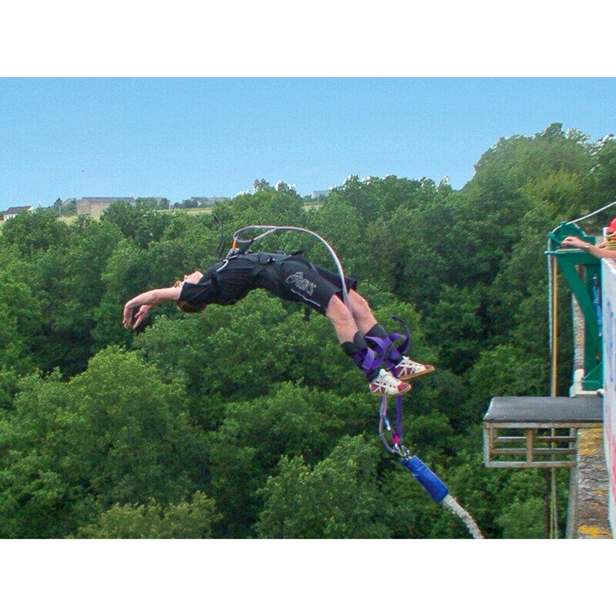 Smartbox Session de 2 sauts à l'élastique avec certificat au viaduc de Saint-Georges-le-Gaultier - Coffret Cadeau Sport & Aventure