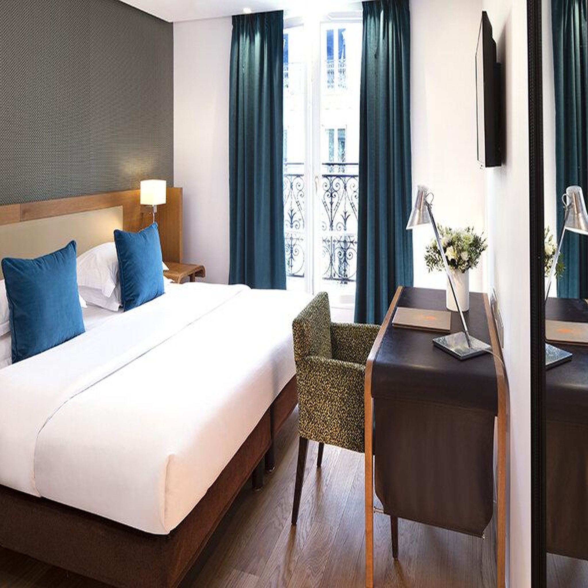 Voir la diapositive 2 : Smartbox Merveilleuse escale de 3 jours à Paris en hôtel 4* - Coffret Cadeau Séjour