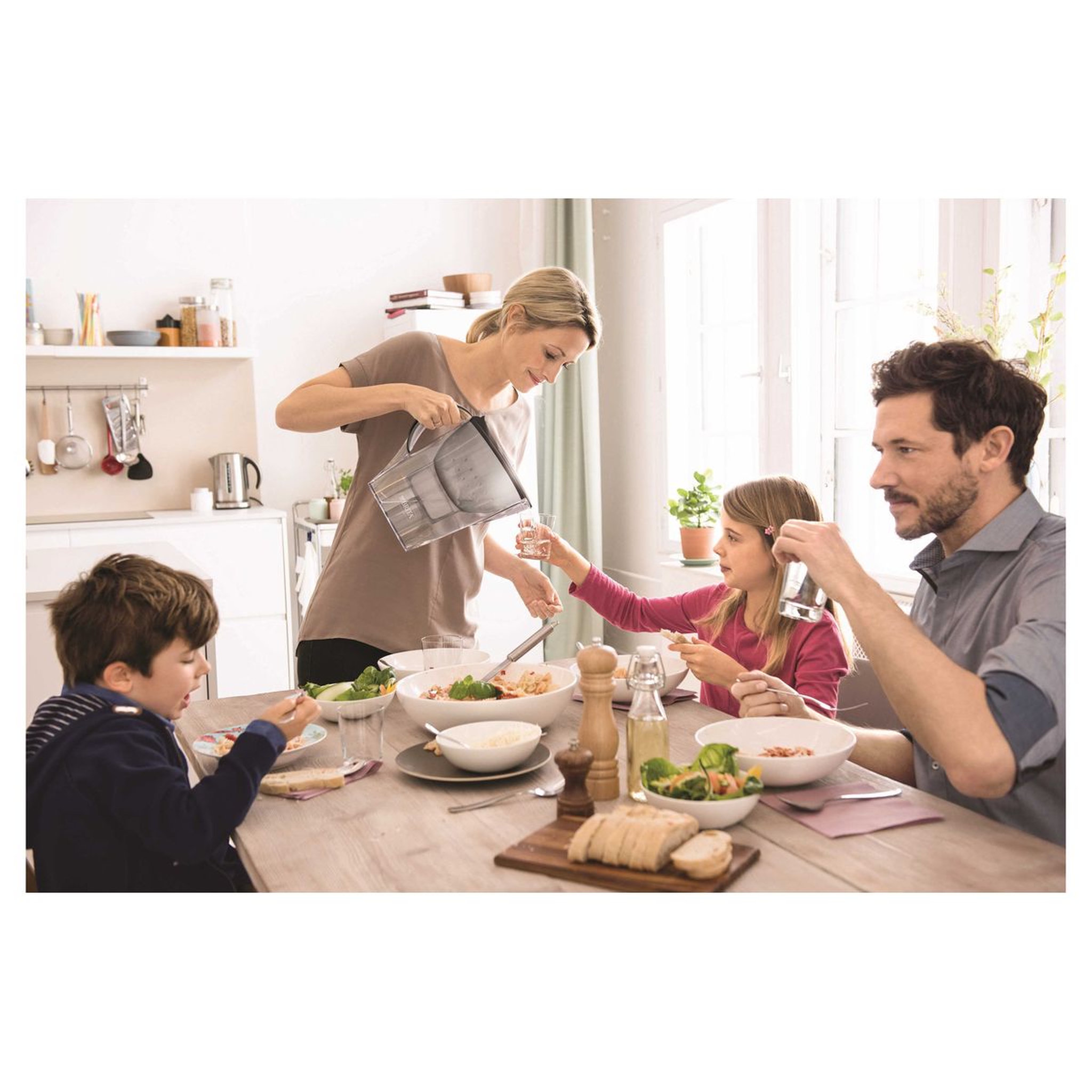Voir la diapositive 5 : BRITA Carafe filtrante Marella graphite 1 filtre MAXTRA+ inclus              