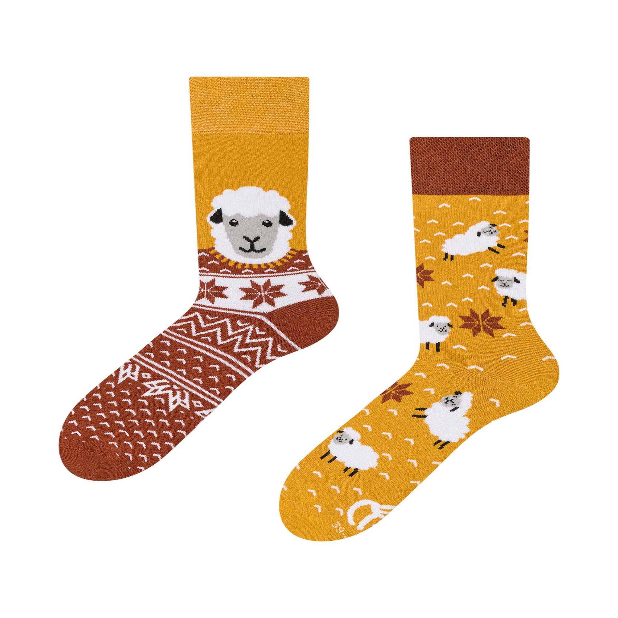 DEDOLES Chaussettes chaudes mouton dans un pull. Coloris disponibles : Marron