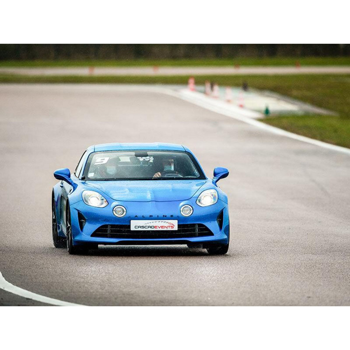 Smartbox Stage de pilotage : 2 tours au volant ou en passager en Alpine A110 R sur circuit - Coffret Cadeau Sport & Aventure