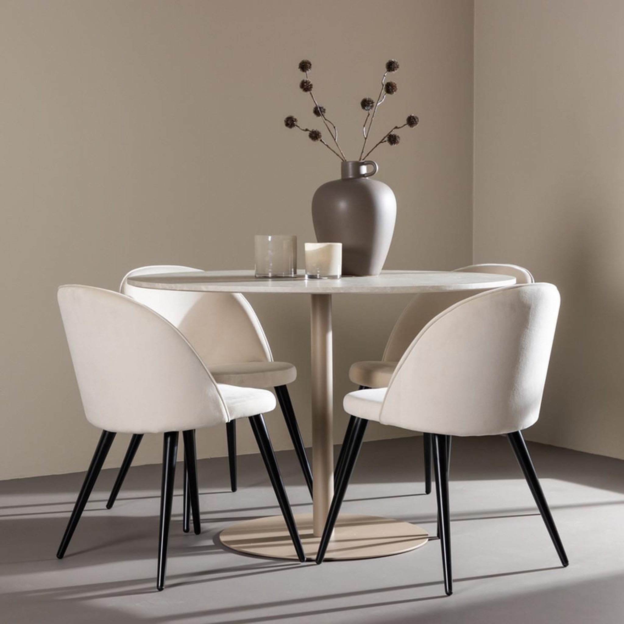 Voir la diapositive 6 : Paris Prix Ensemble table à manger & 4 chaises  lycke & velvet  110cm beige