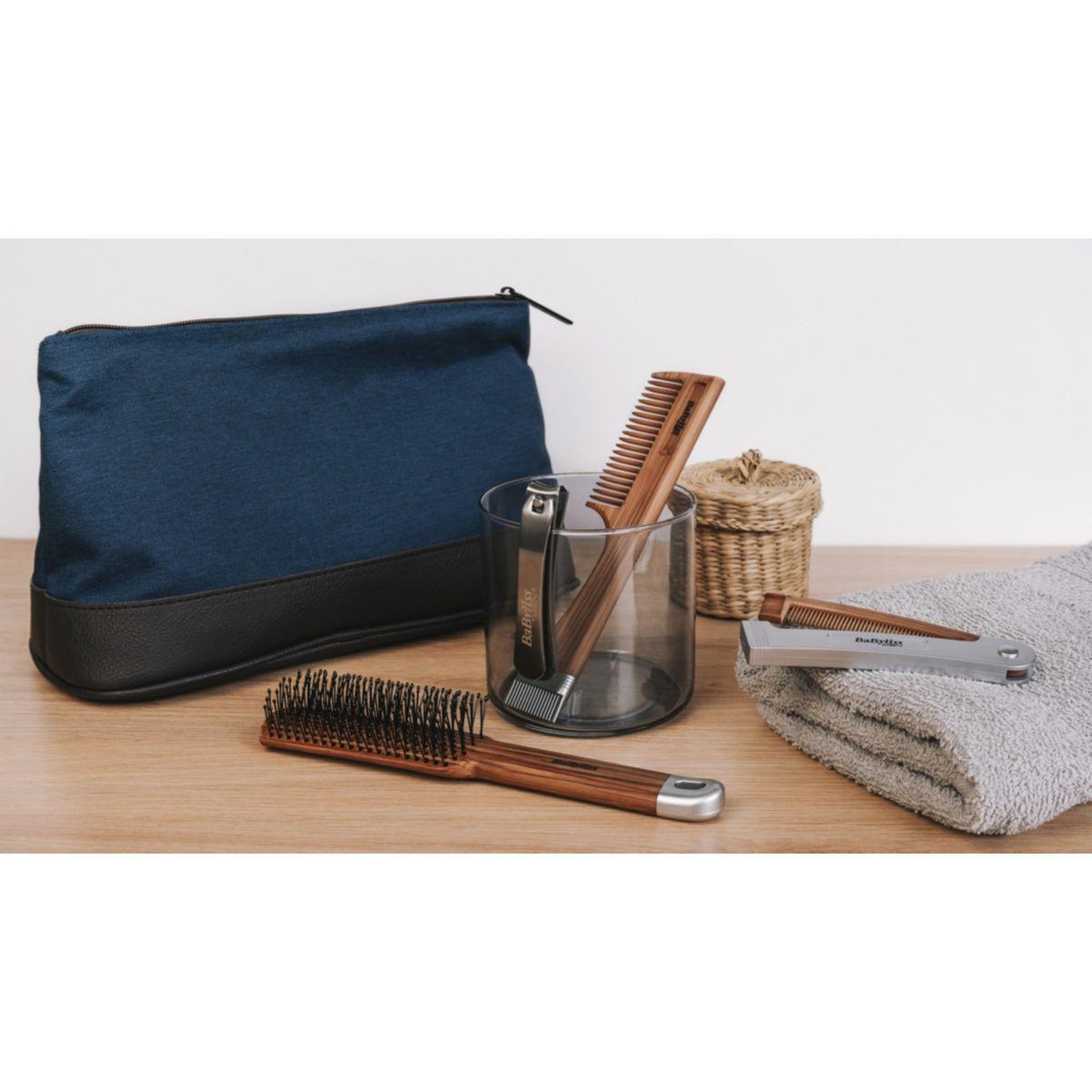 Voir la diapositive 4 : BABYLISS Ciseaux moustache et barbe à barbe