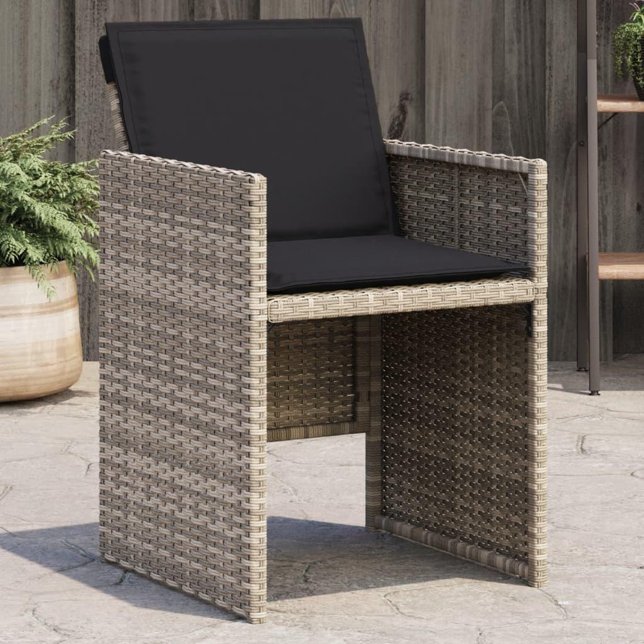 VIDAXL Chaises de jardin avec coussins lot de 4 gris clair poly rotin