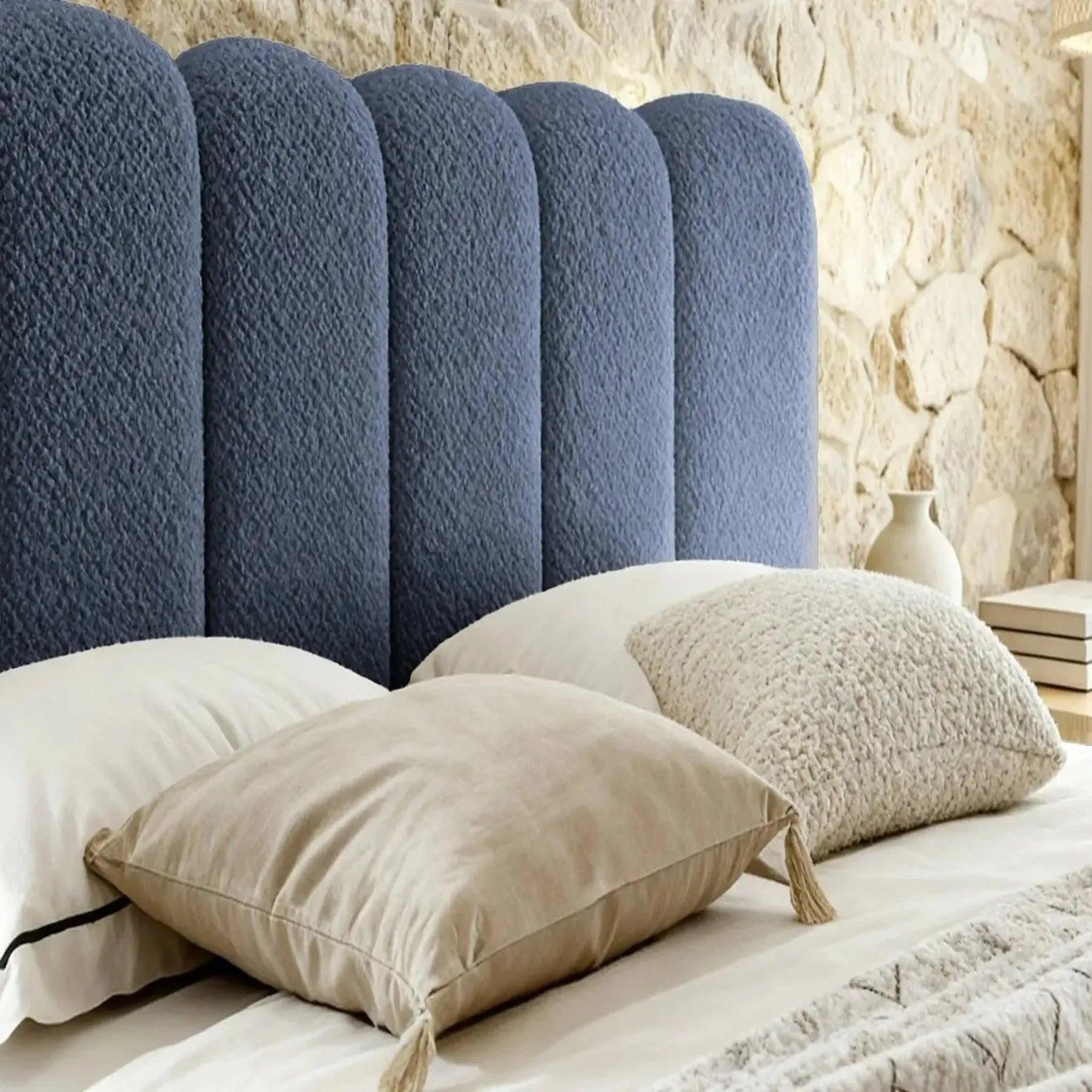Voir la diapositive 5 : CASANOVA PARIS Garance - lit coffre tissu chenille