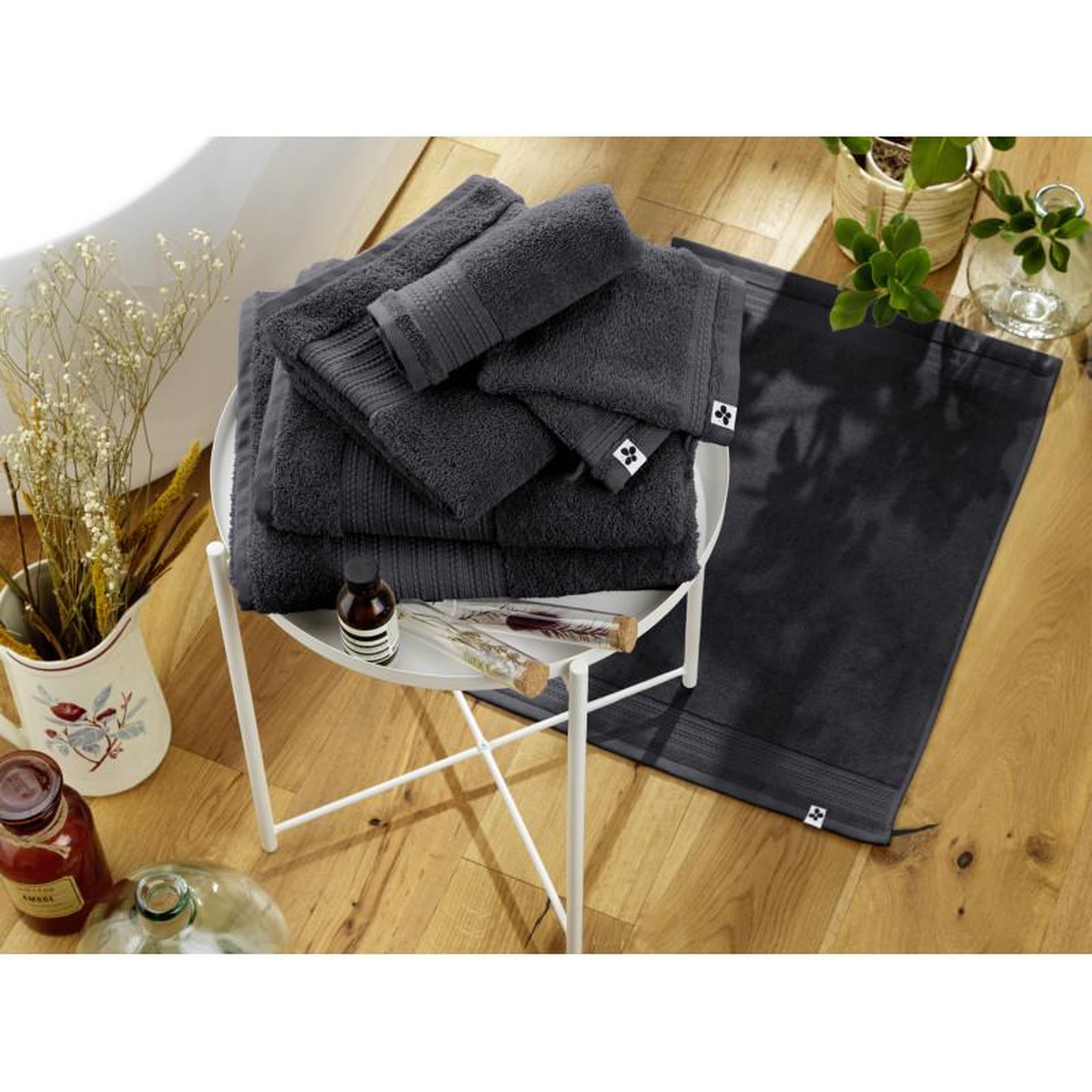 Voir la diapositive 5 : L EFFET PAPILLON Tapis de bain  Garance  50 x 70 cm / 100% Coton Bio / 600 gr/m² l'Effet Papillon -  - Tapis de bain 50 x 70 cm