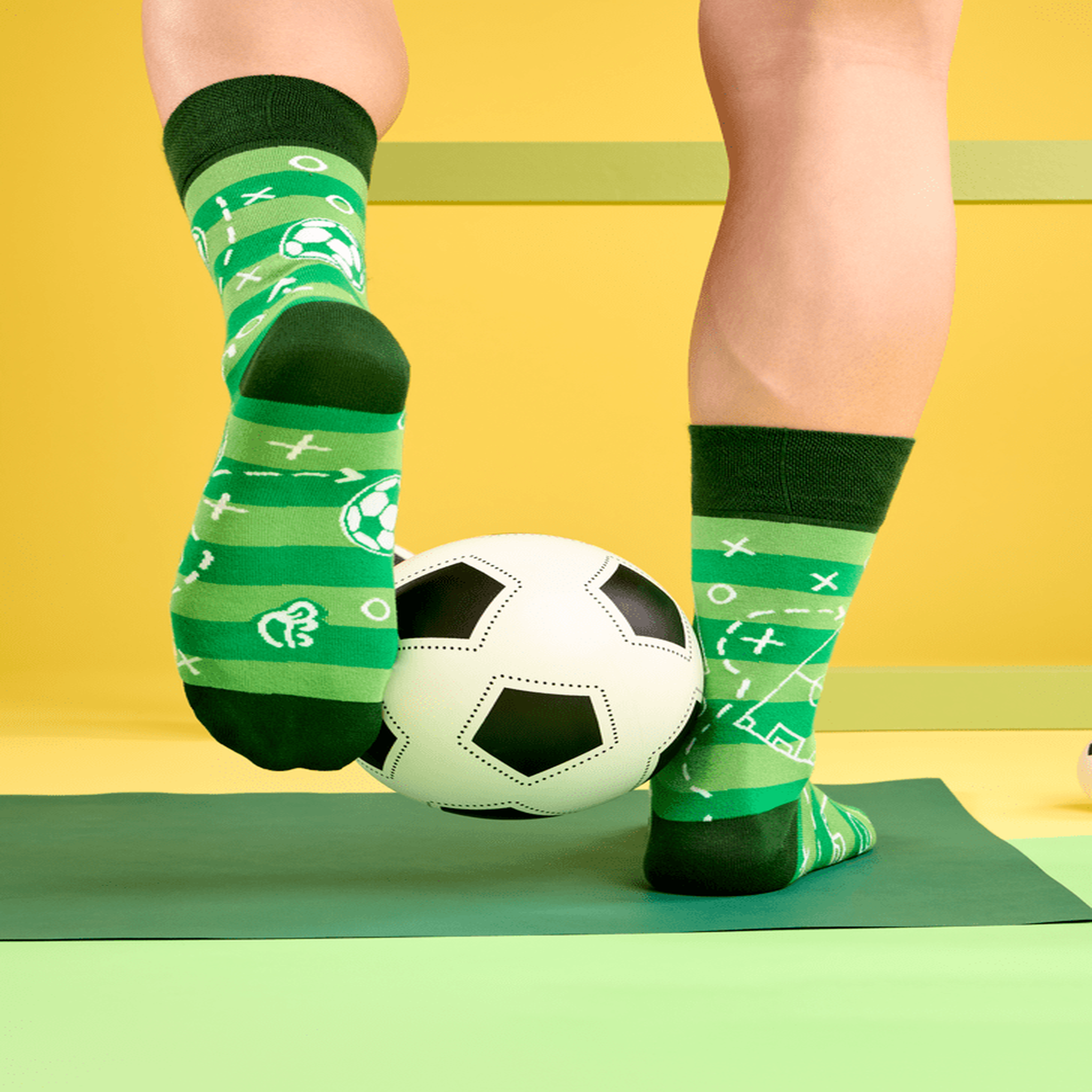 Voir la diapositive 4 : DEDOLES Chaussettes bambou terrain de football