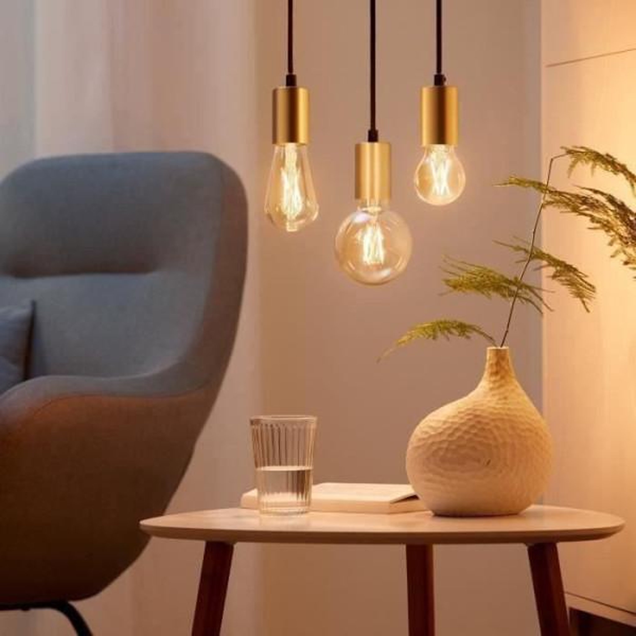 Voir la diapositive 5 : WIZ Kit de démarrage WiZ 2 ampoules connectées Edison Blanc variable E27 50W + Télécommande nomade variateur de lumiere