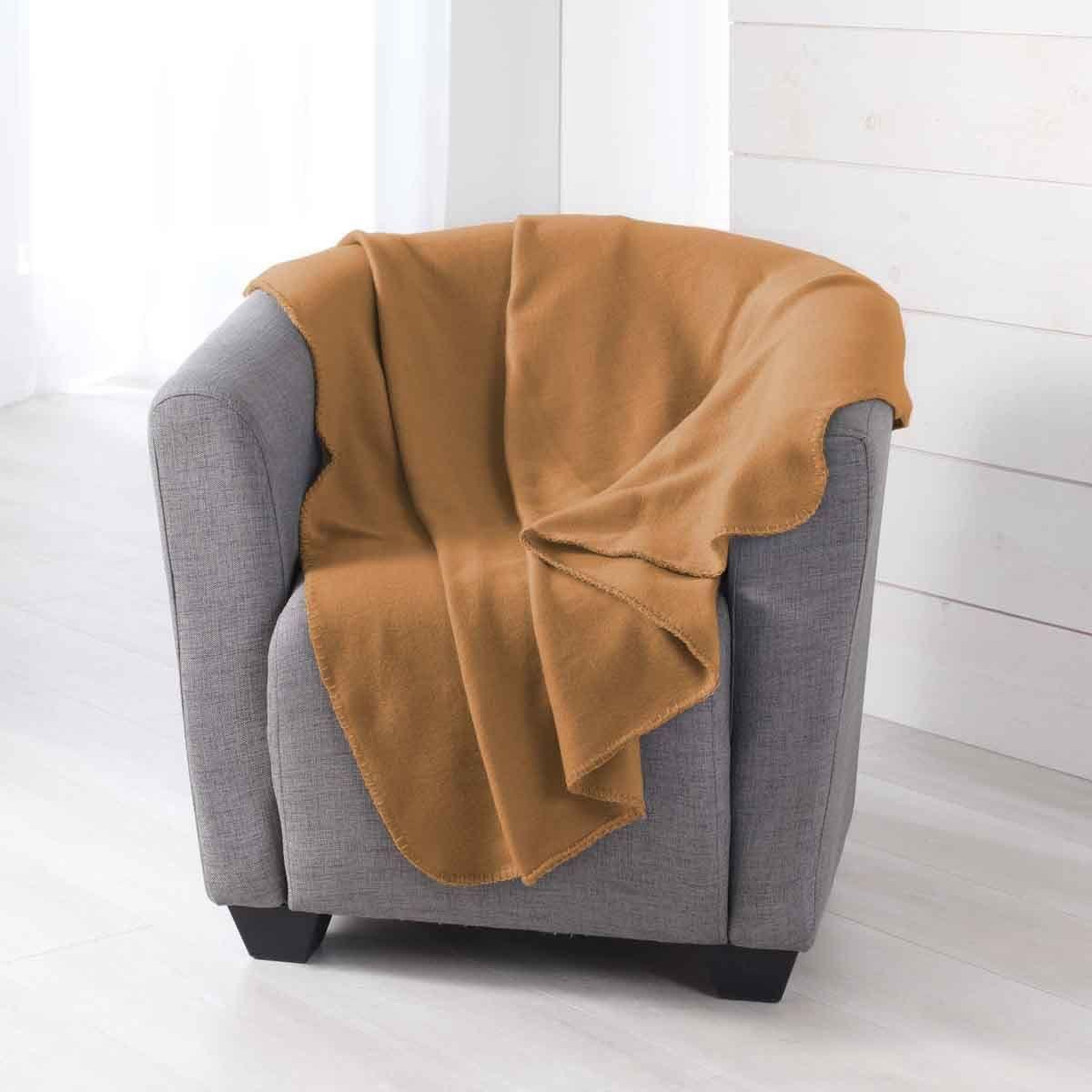 Voir la diapositive 1 : Douceur d'Intérieur Plaid polaire  milou  125x150cm camel