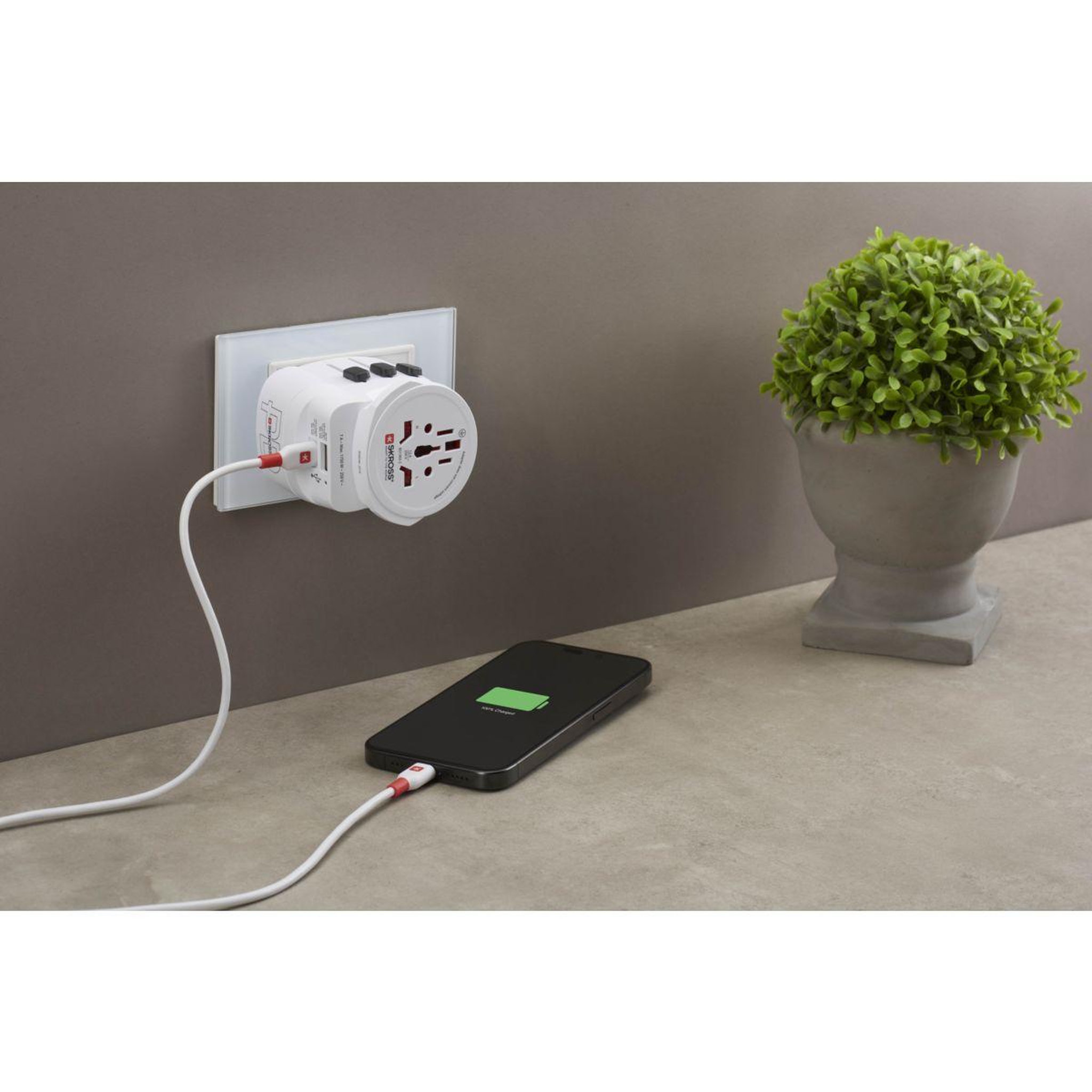 Voir la diapositive 4 : Skross Adaptateur de voyage monde vers monde + 1 usb a + 1 usb c