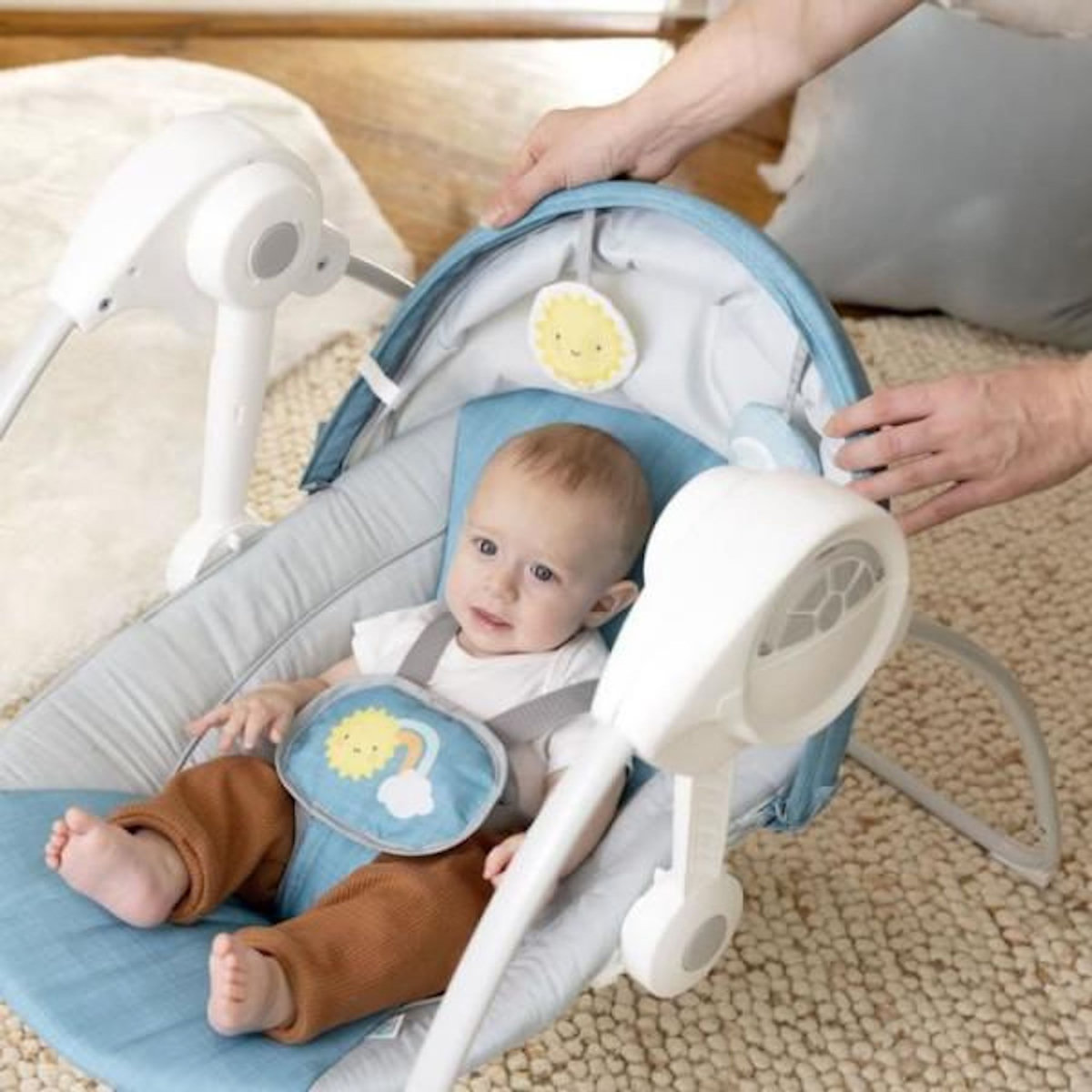 Ity by INGENUITY Sun Valley Canopy Portable Swing - Auvent, 2 jouets, siege inclinable 2 positions - Unisexe - 0-9 mois - Gris
