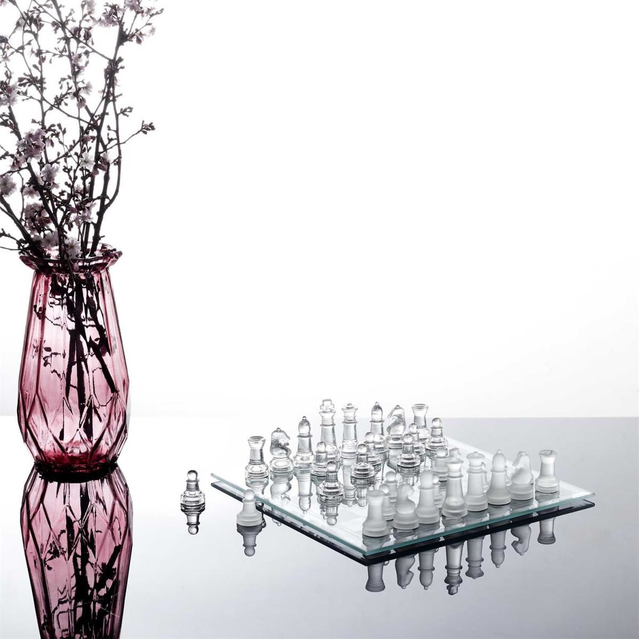 Voir la diapositive 5 : MISTER GADGET Jeu d'echecs  verre  25cm transparent