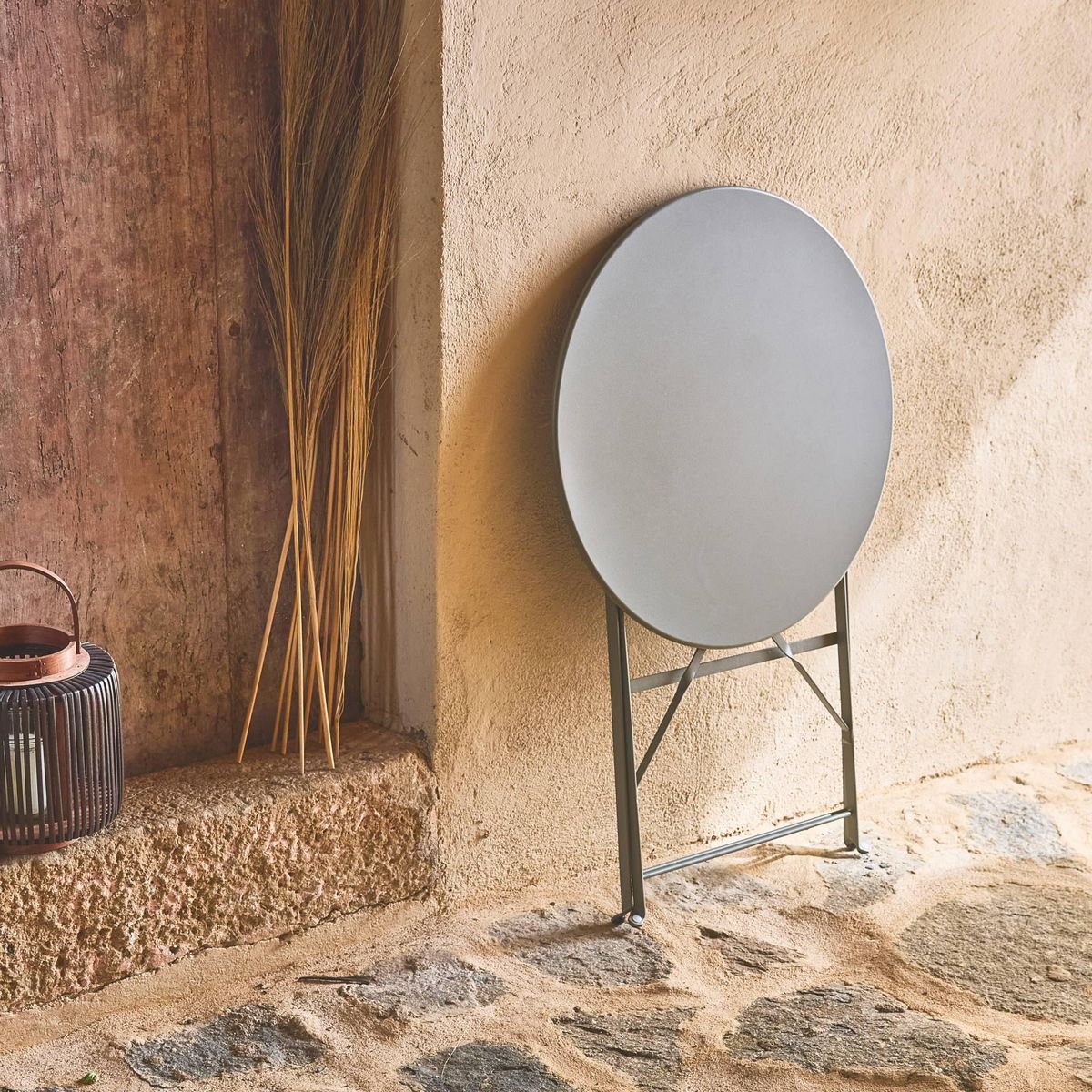 SWEEEK Table de jardin bistrot pliable - Emilia ronde - Table ronde Ø60cm en acier thermolaqué