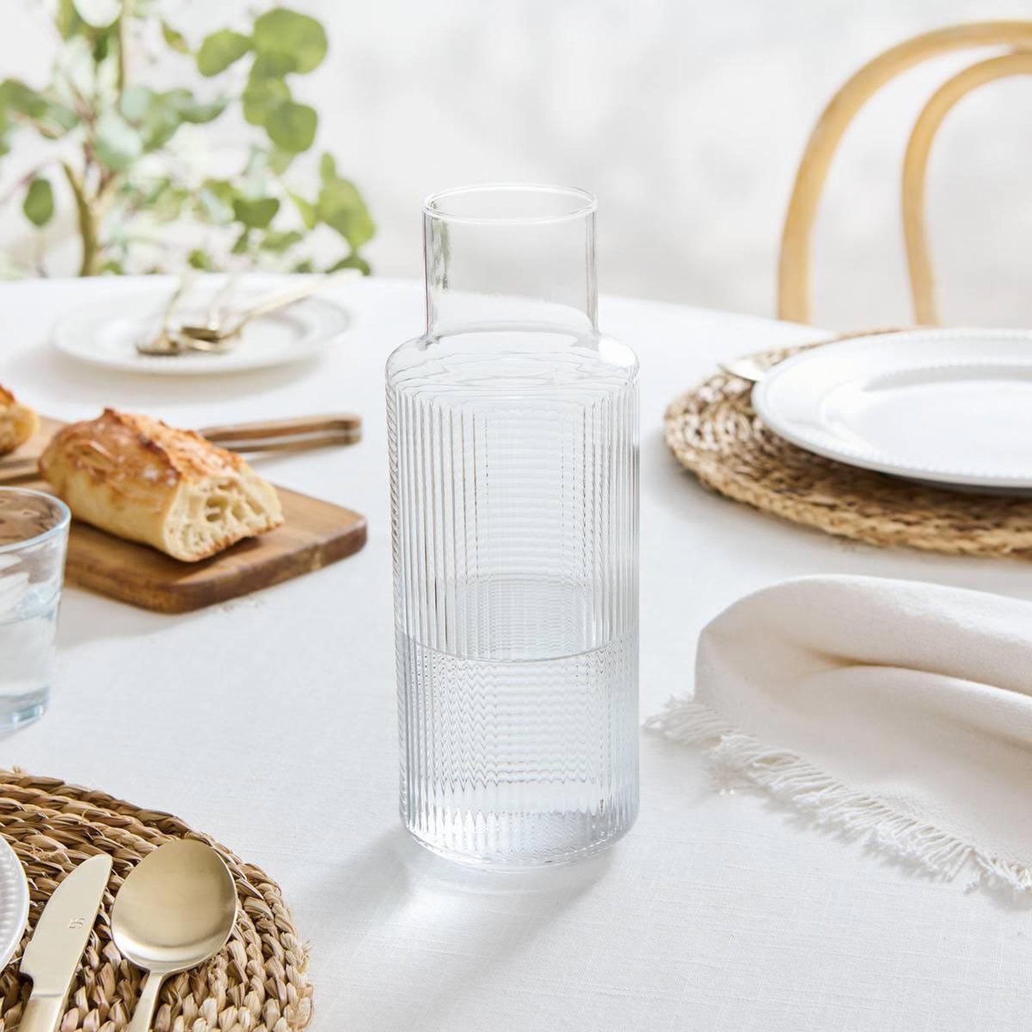 Voir la diapositive 2 : SECRET DE GOURMET Carafe design en verre  bruneau  1,2l transparent