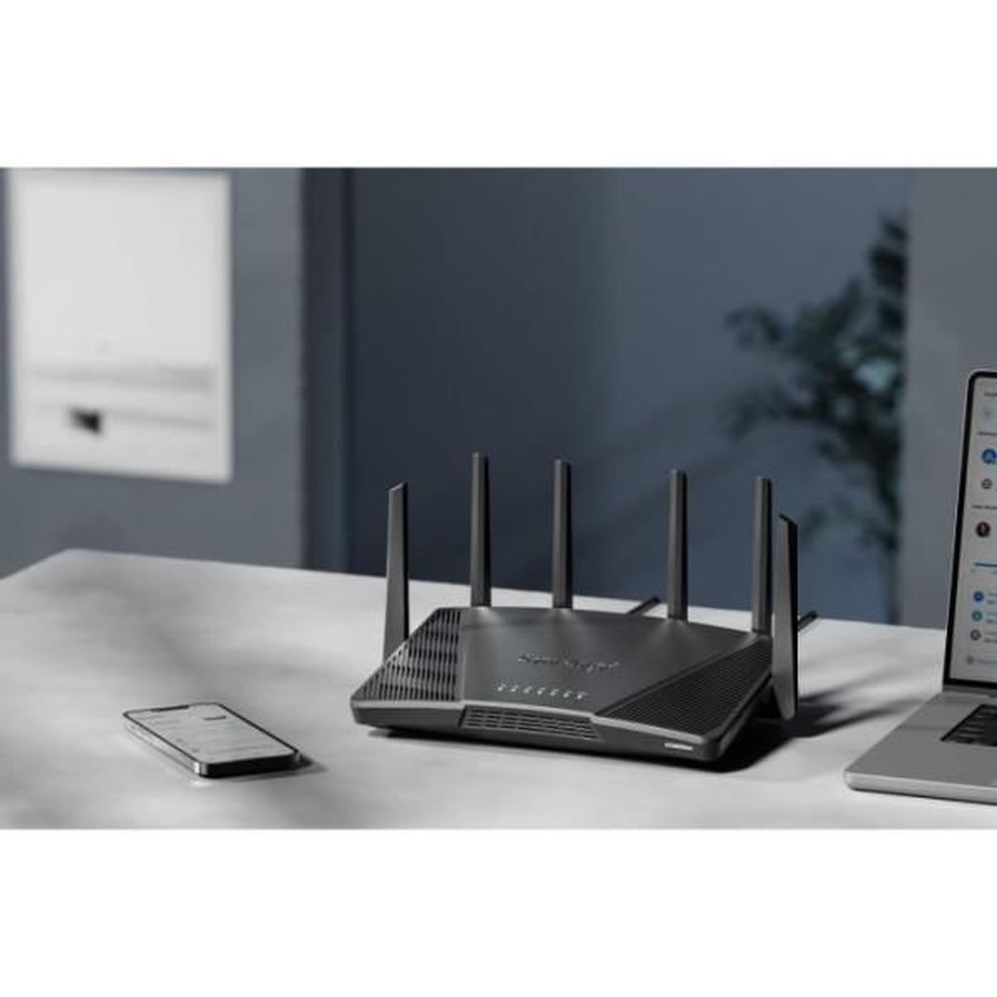 Voir la diapositive 5 : SYNOLOGY Routeur - SYNOLOGY RT6600AX Desktop Wireless TriBand-Router - Sans fil - Commutateur 4 ports
