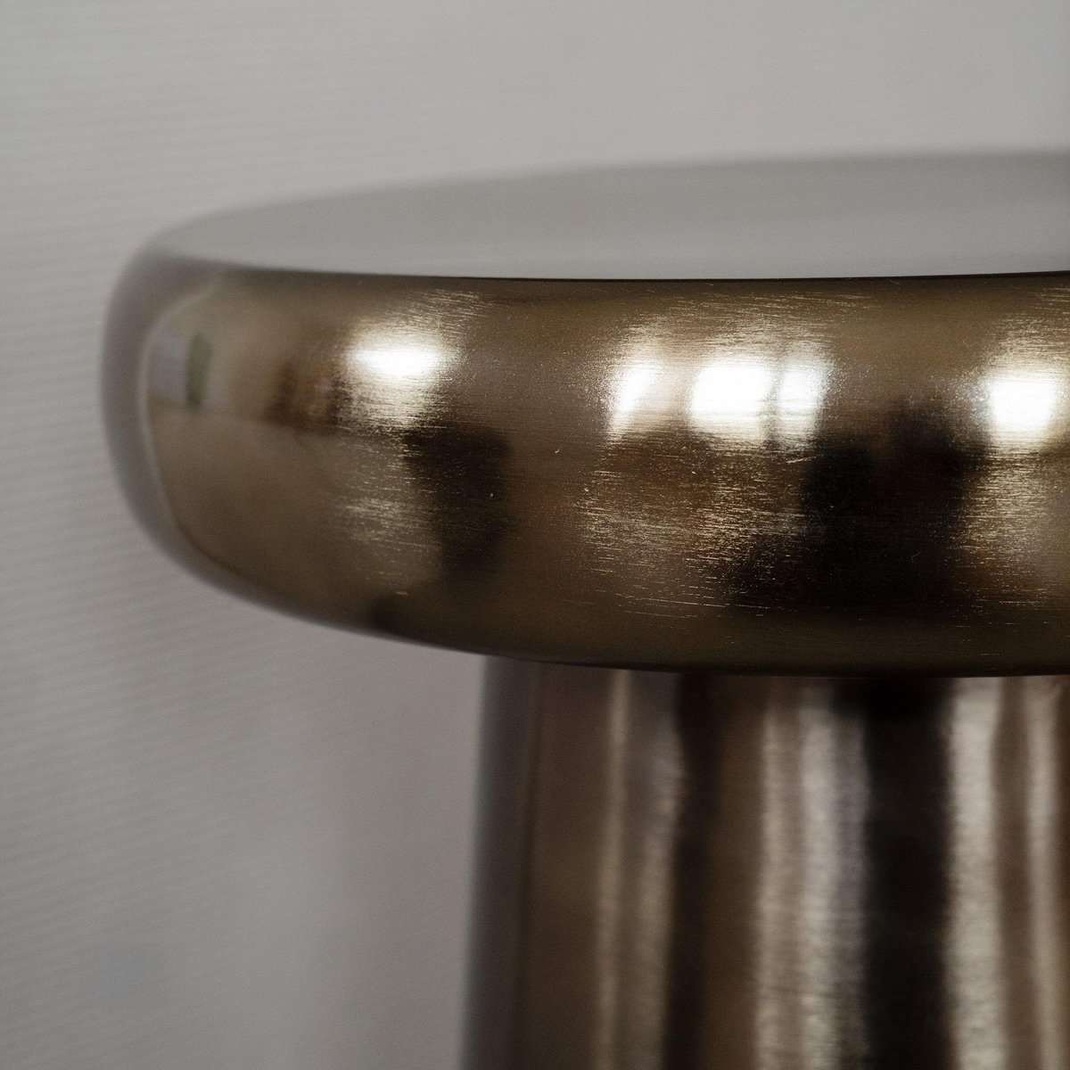 Rendez vous déco Table d'appoint ronde en métal doré D40 cm - Anouk