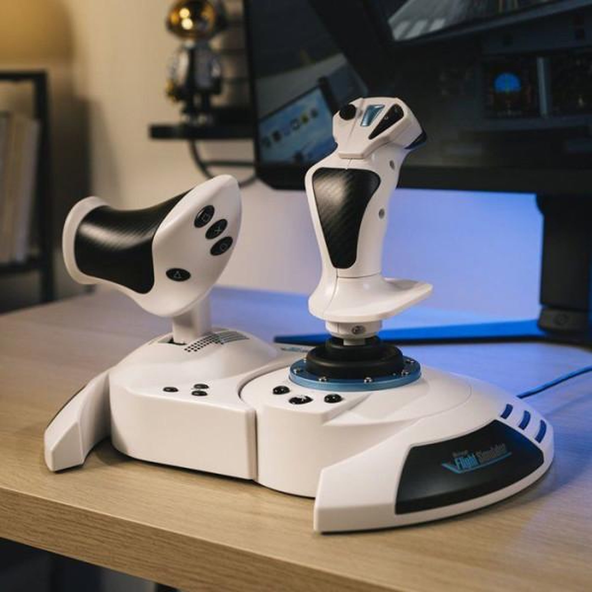 Voir la diapositive 6 : Thrustmaster Acc. T-flight hotas 5 flight simulator ps5