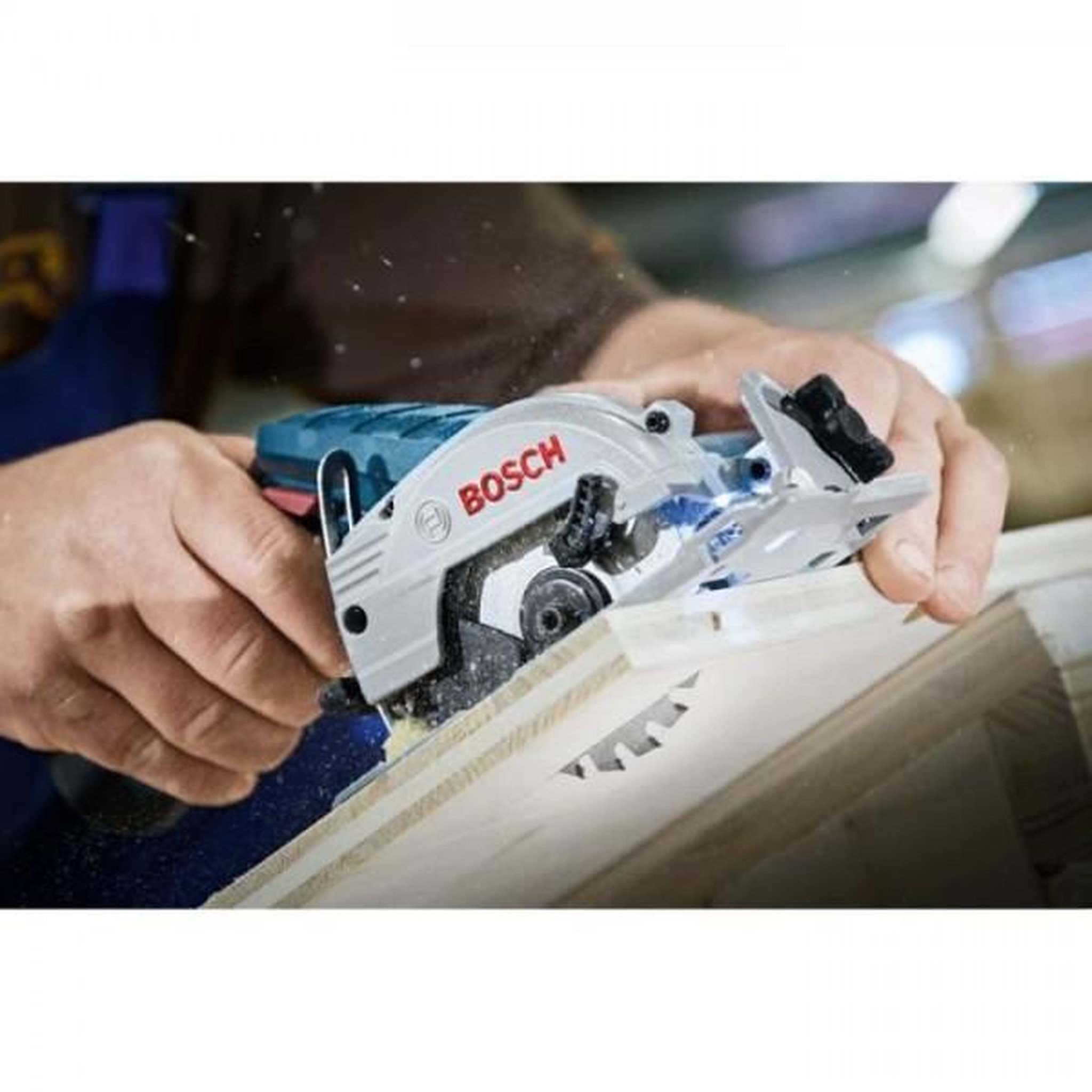 Voir la diapositive 3 : Bosch Professional Scie circulaire Bosch Professional GKS 12V-26 + 2 batteries 3,0Ah + L-Boxx - 06016A1005