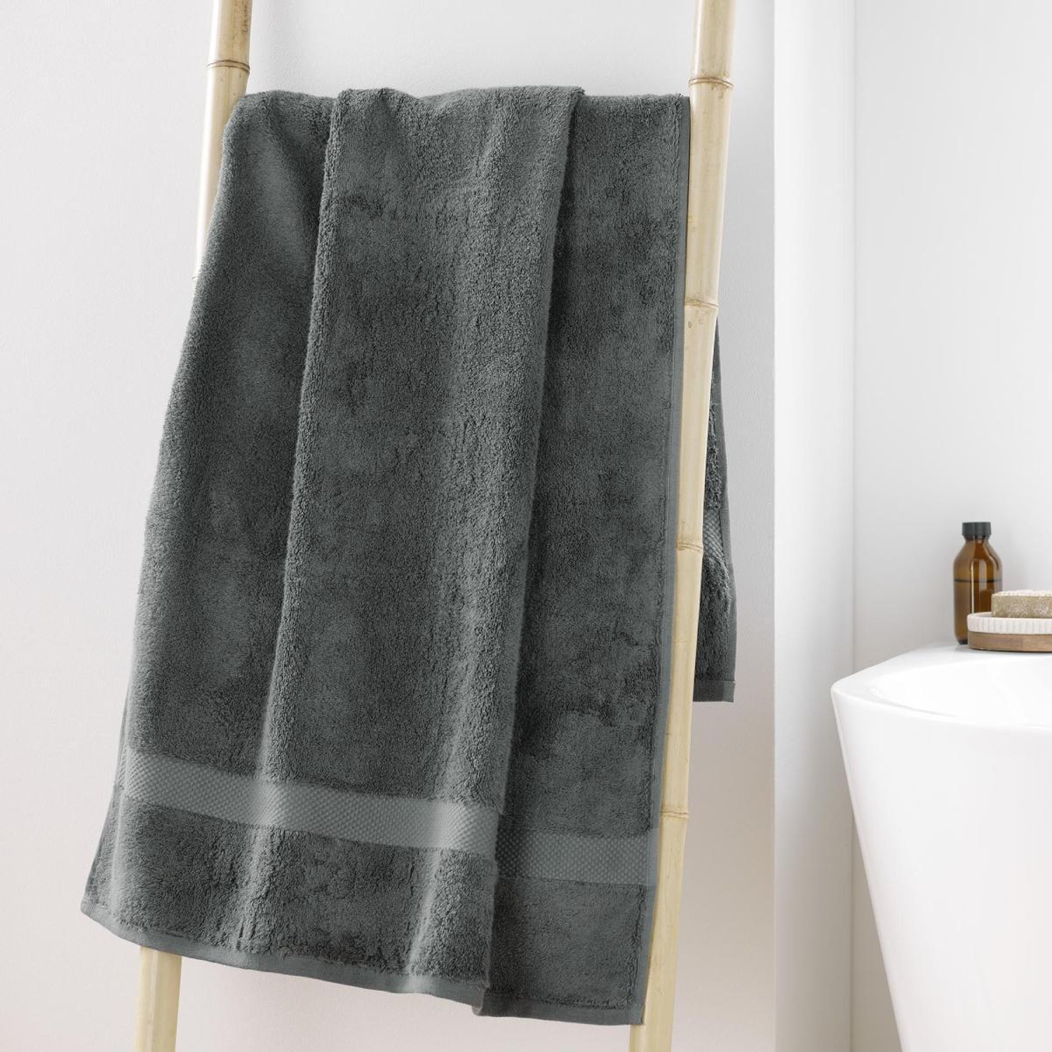 Voir la diapositive 5 : Douceur d'Intérieur Drap de douche  elegance  70x130cm anthracite