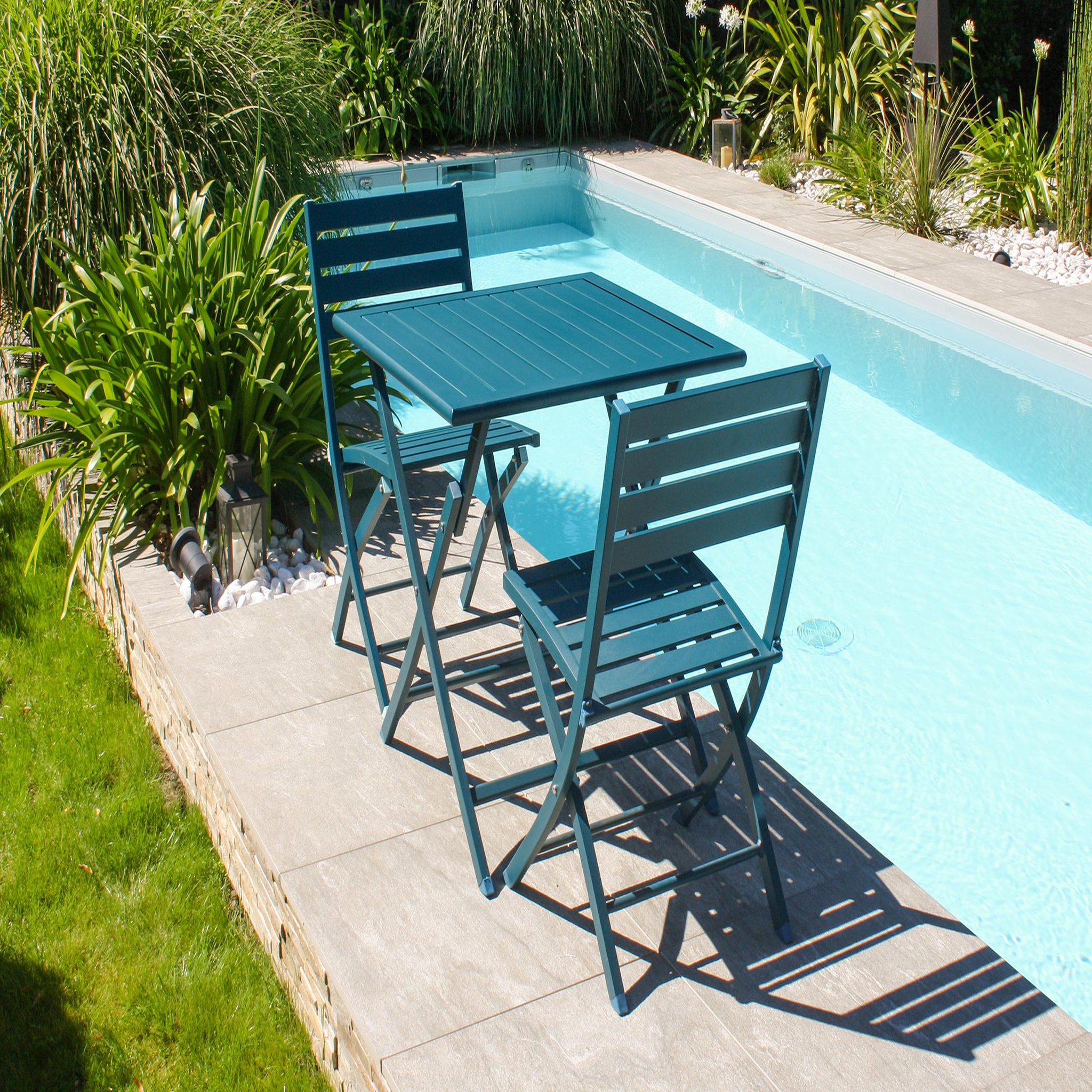 Voir la diapositive 2 : DCB GARDEN Ensemble repas de jardin carré en aluminium  (2 places)