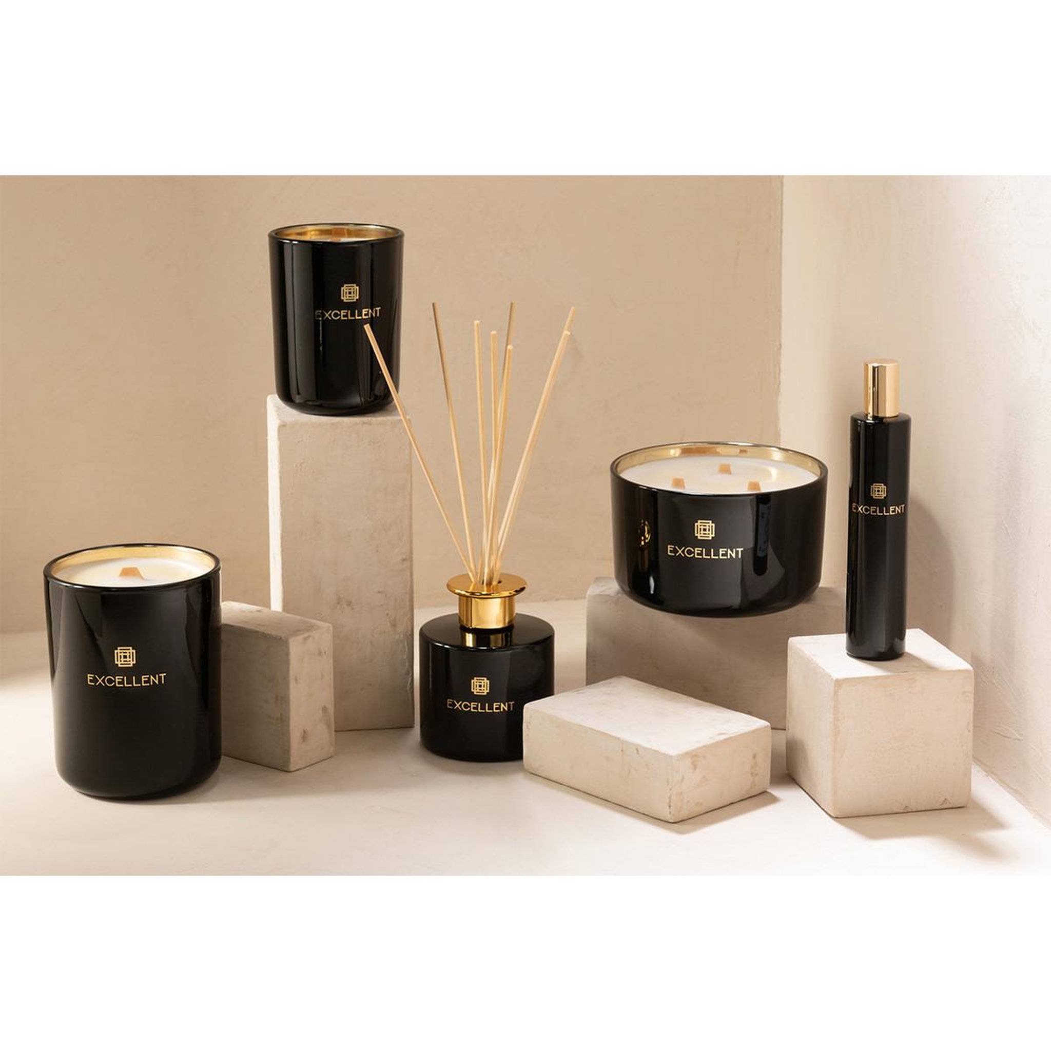 Voir la diapositive 3 : J-LINE Bougie parfumée  excellent  14cm siberia fir noir