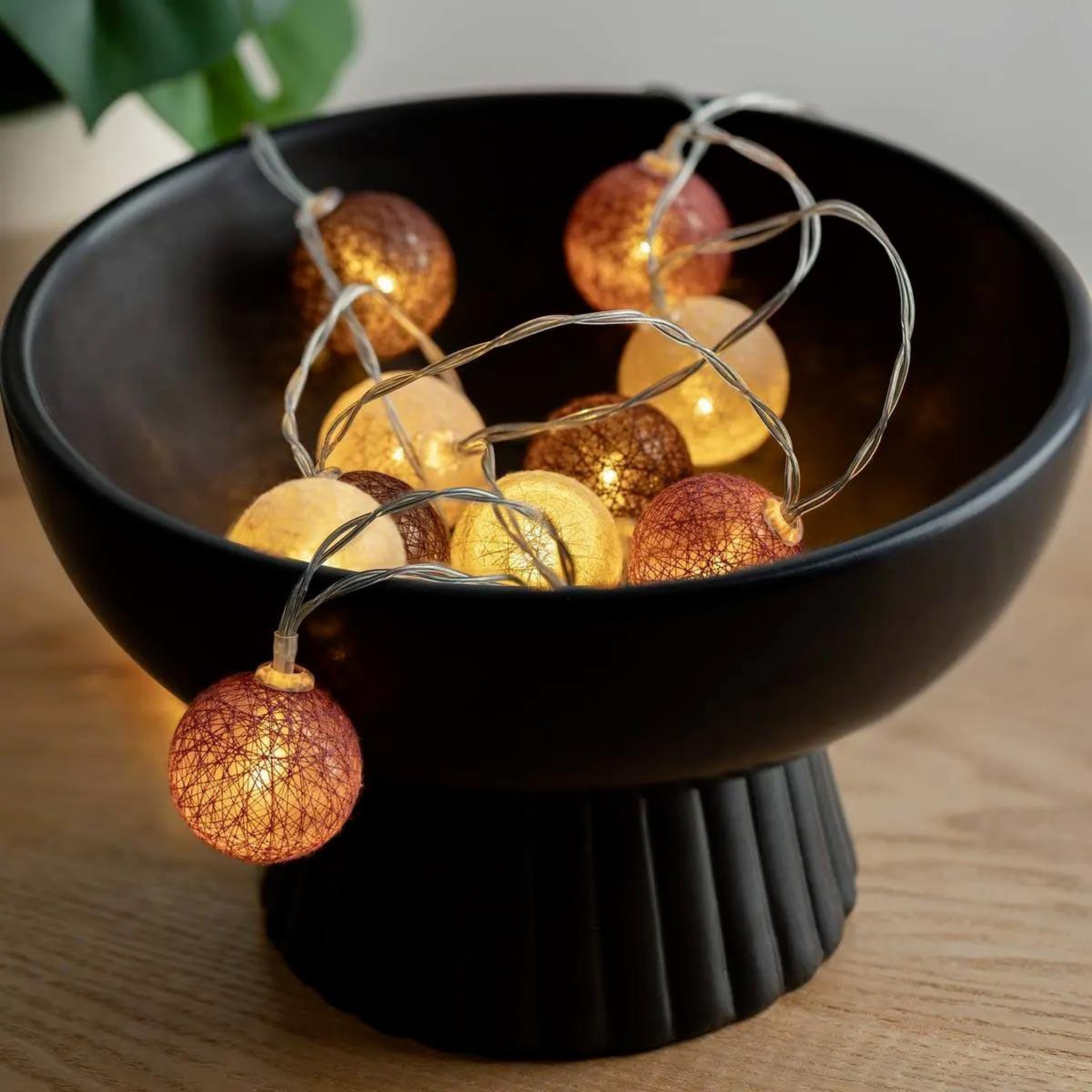 Voir la diapositive 2 : ATMOSPHERA Guirlande led 16 boules  dune  255cm multicolore