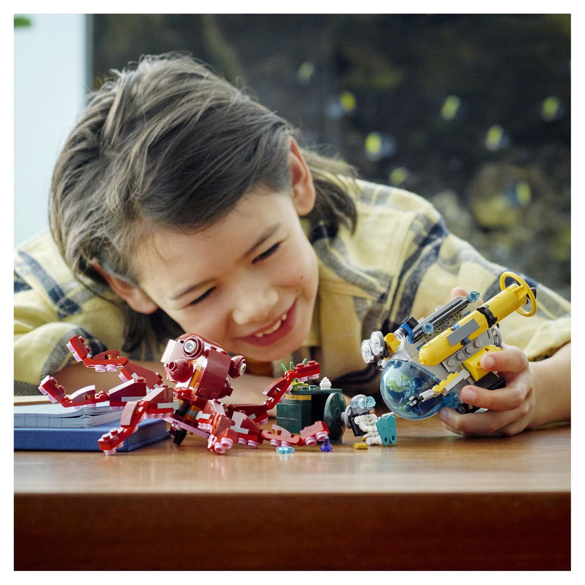 Voir la diapositive 8 : LEGO Creator 3 en 1 31130 La Mission du Trésor Englouti, Jouet d'Exploration Sous-Marine
