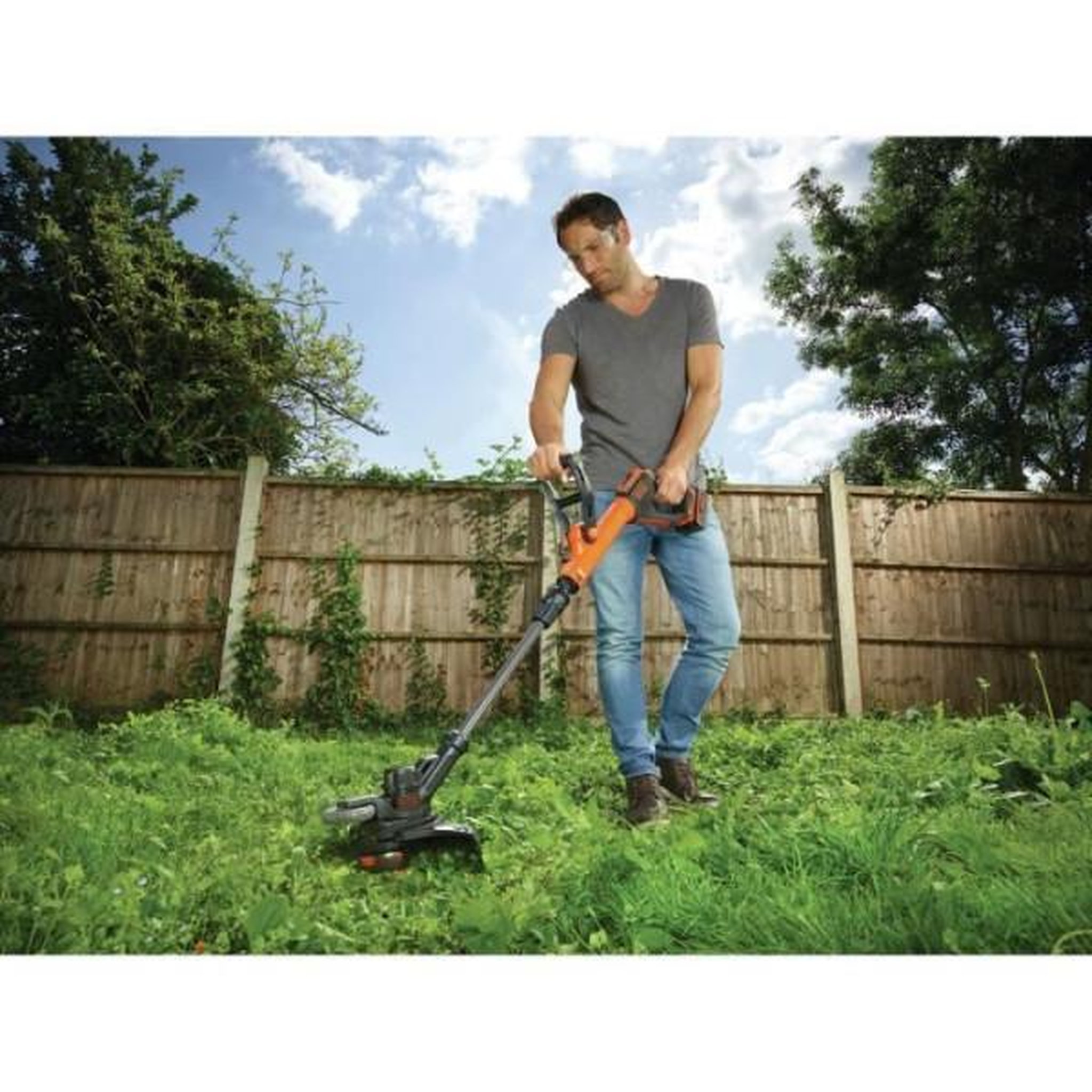 Voir la diapositive 2 : Black et Decker Coupe-bordure sans fil BLACK+DECKER STC1840EPC-QW - 18V - 30 cm