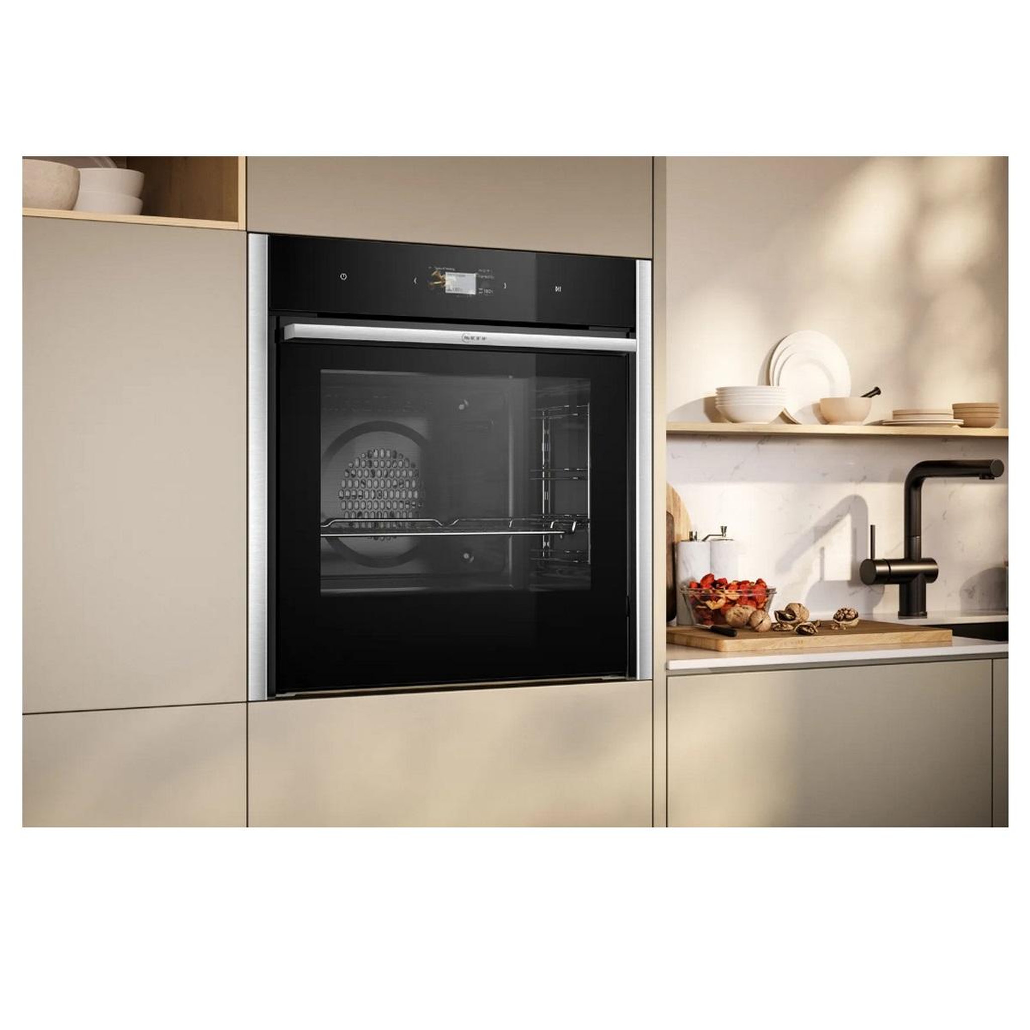 Voir la diapositive 4 : Neff Four intégrable multifonction 71l 60cm pyrolyse noir - b64cs71n0