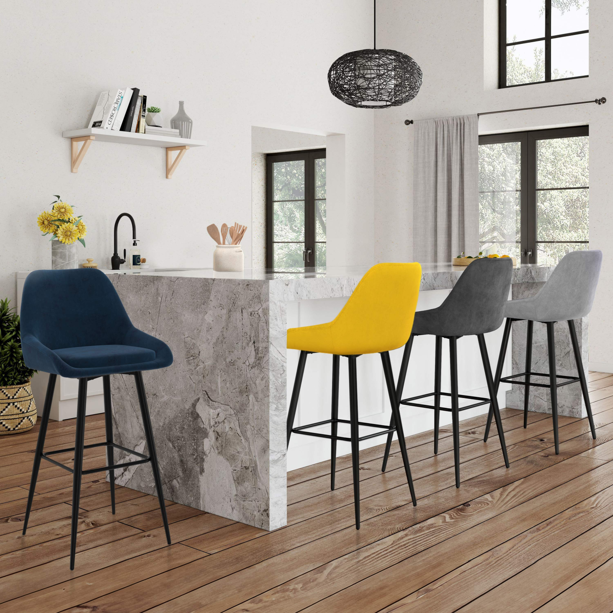 Voir la diapositive 2 : ID MARKET Lot de 4 tabourets de bar thalya en velours mix color bleu, gris clair, gris foncé, jaune avec demi-accoudoirs