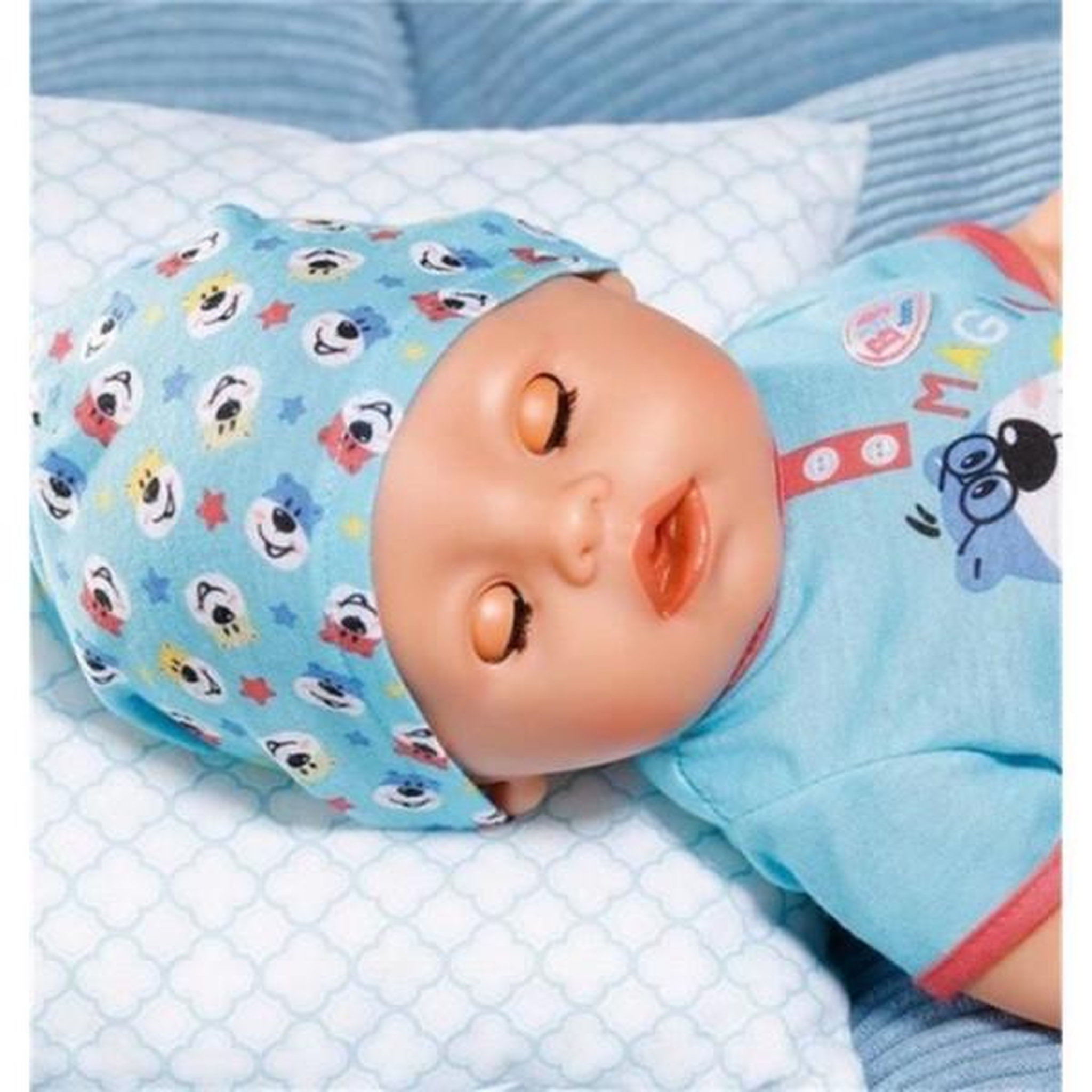 Voir la diapositive 3 : Little Marcel Poupée baby born magic boy 43cm - zapf creation - yeux qui s'ouvrent et se ferment - accessoires inclus